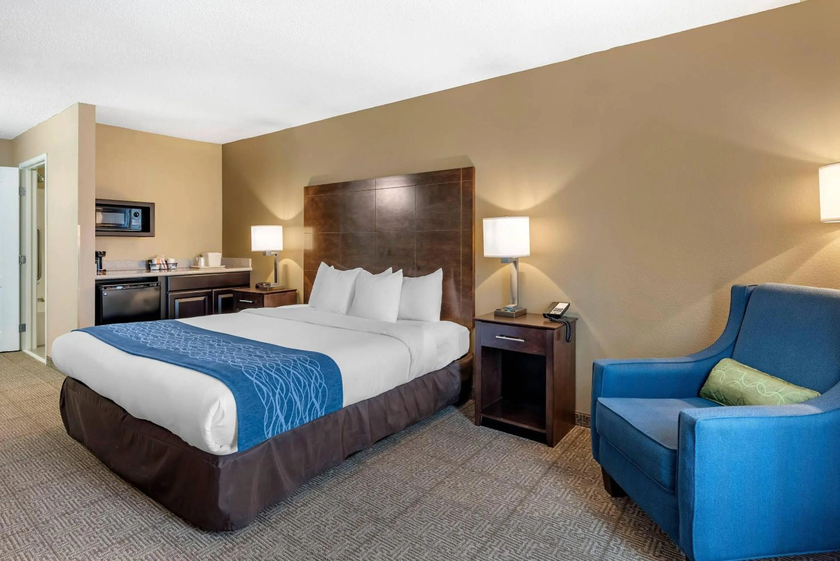 Bedroom, Bed in Comfort Inn & Suites Bryant - Benton