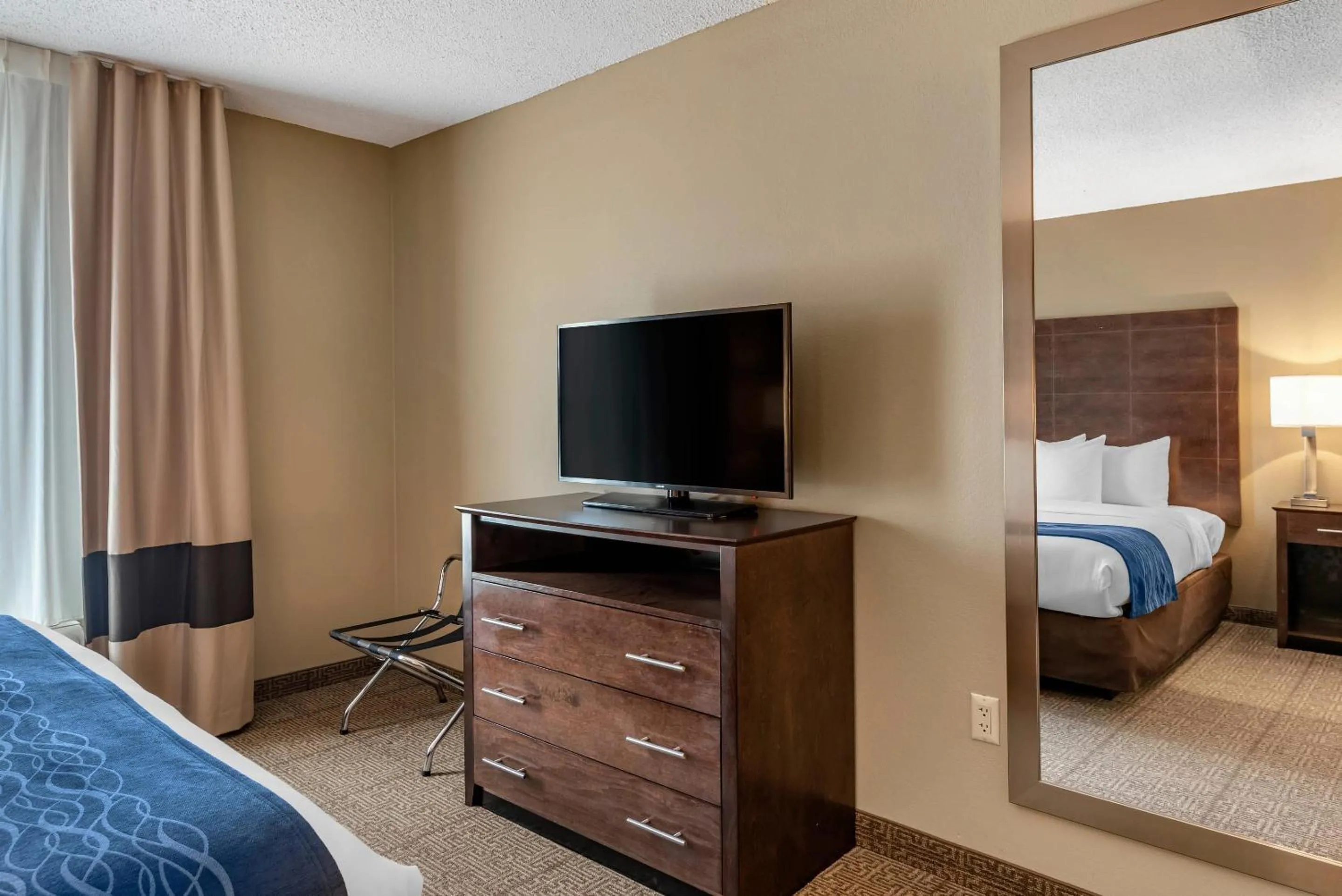 Bedroom, Bed in Comfort Inn & Suites Bryant - Benton