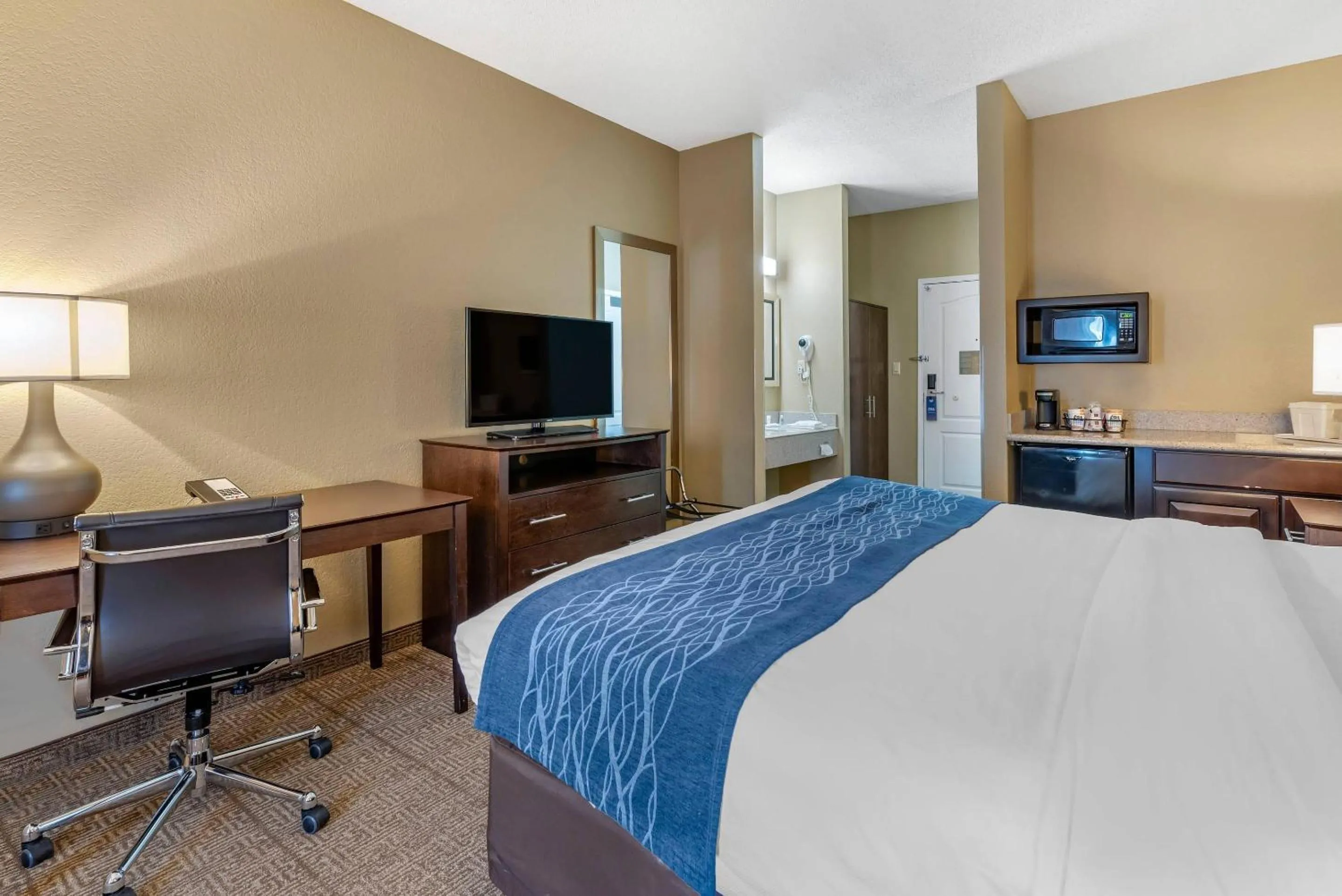 Bedroom, Bed in Comfort Inn & Suites Bryant - Benton