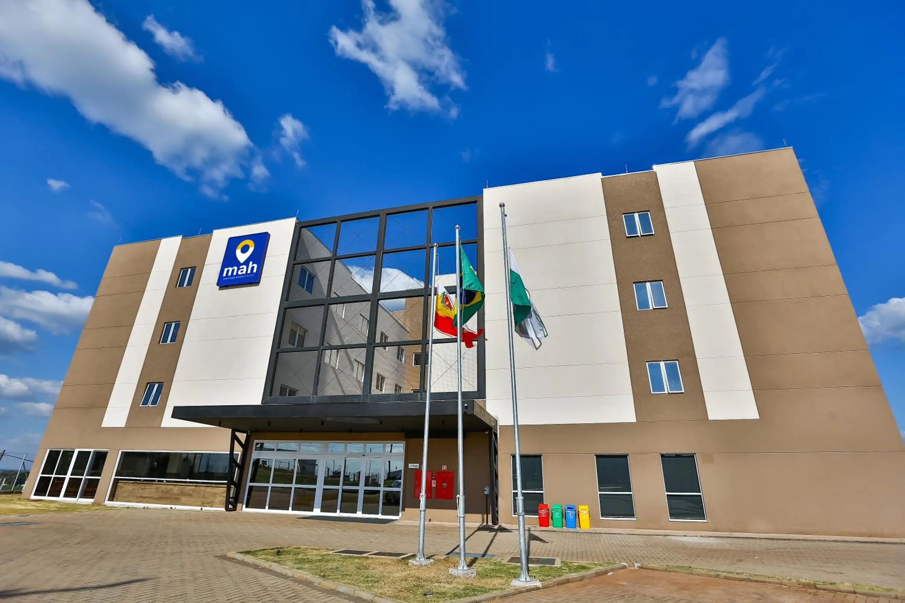 Property building in Maringá Airport Hotel