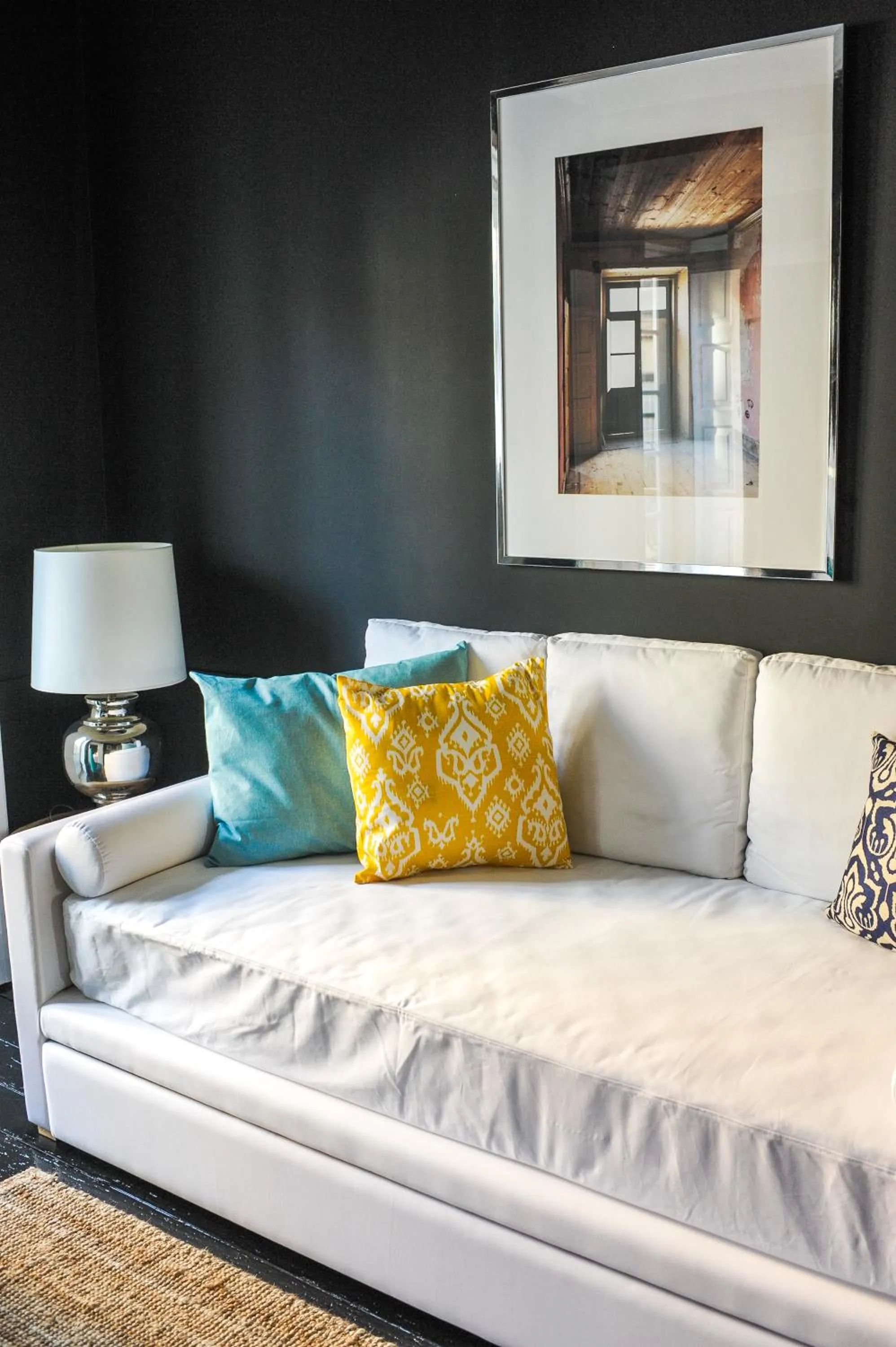 Living room, Bed in Mo House