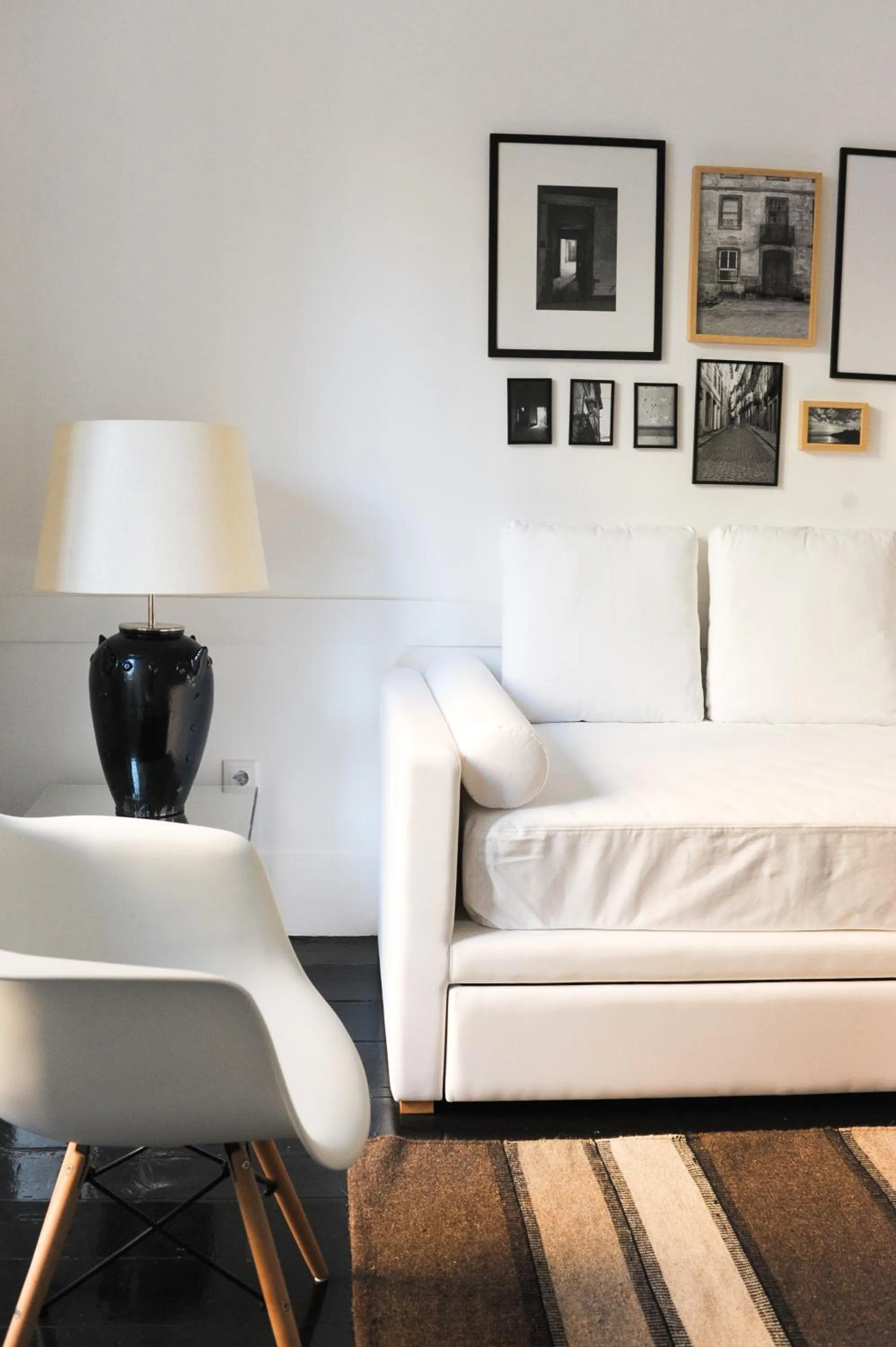 Living room in Mo House