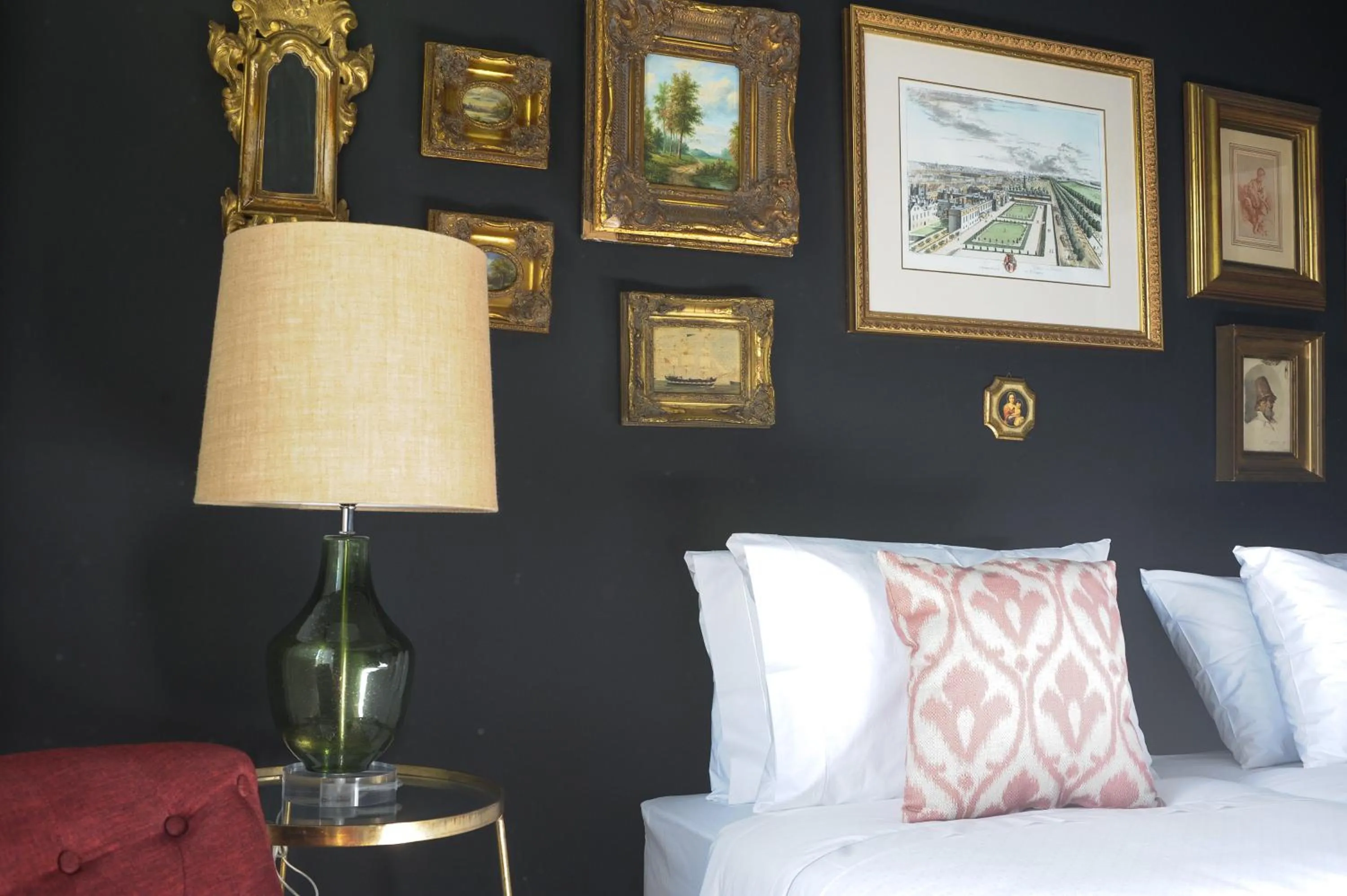 Bedroom, Bed in Mo House