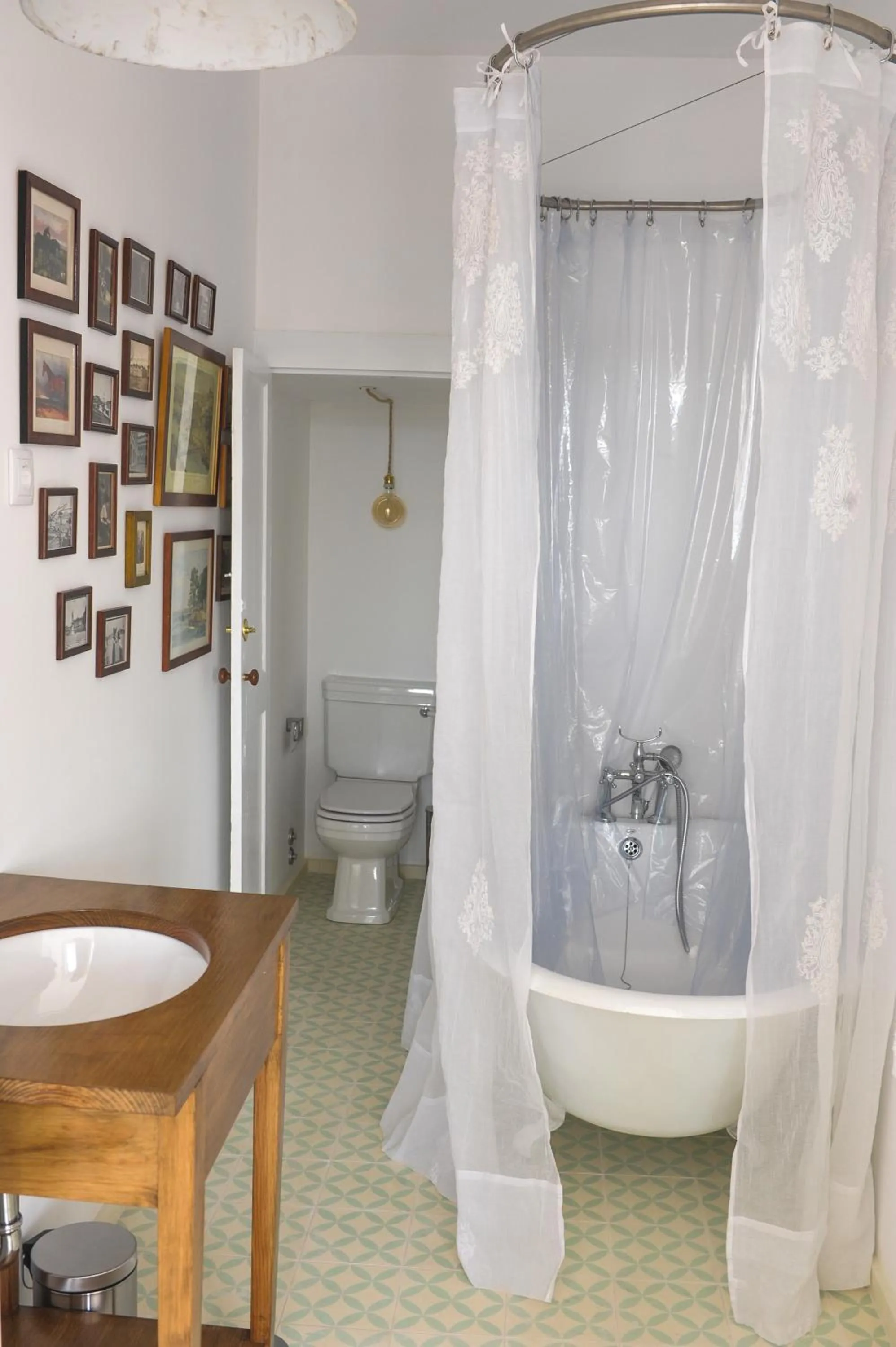 Bathroom in Mo House