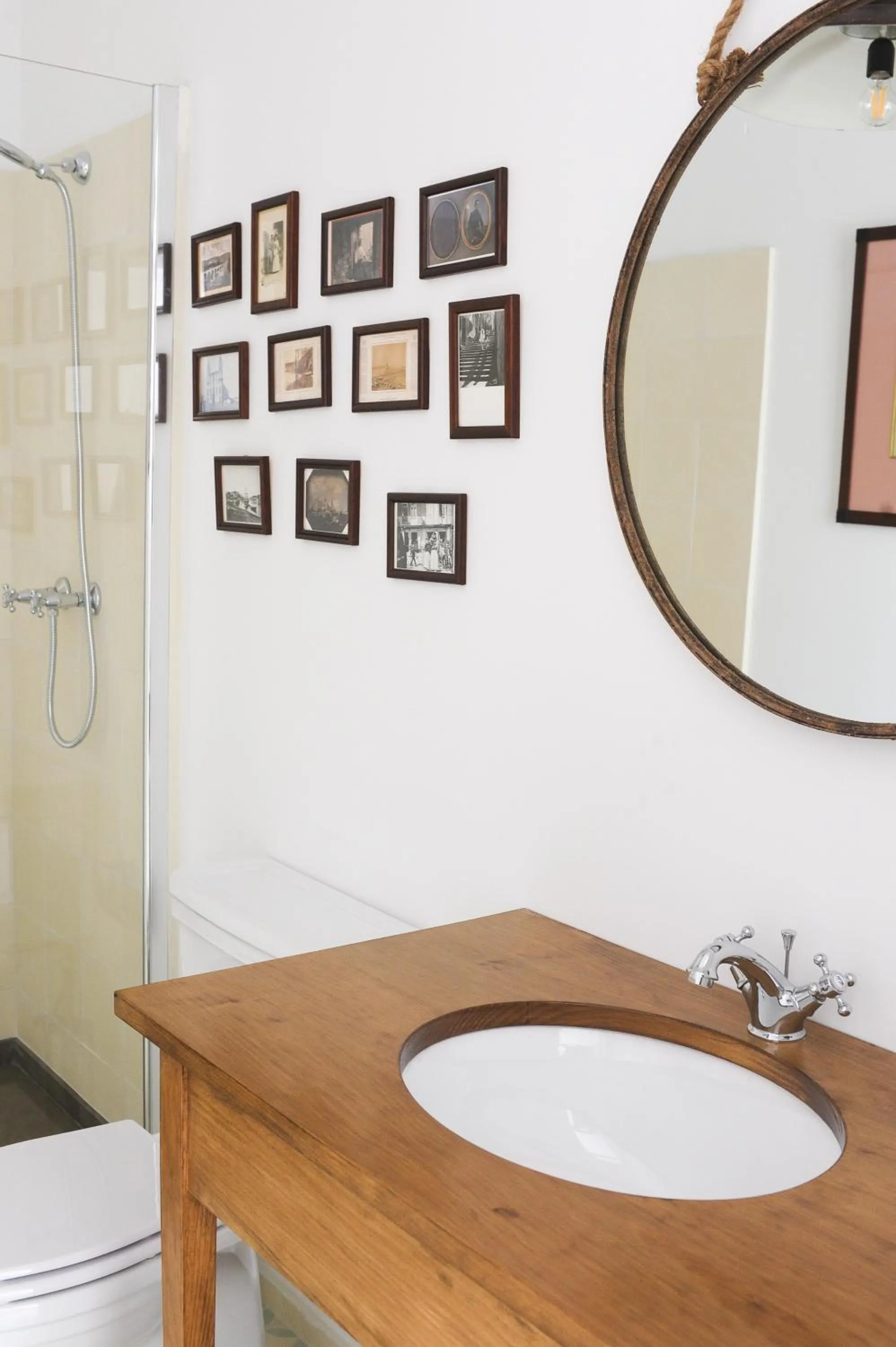 Bathroom in Mo House