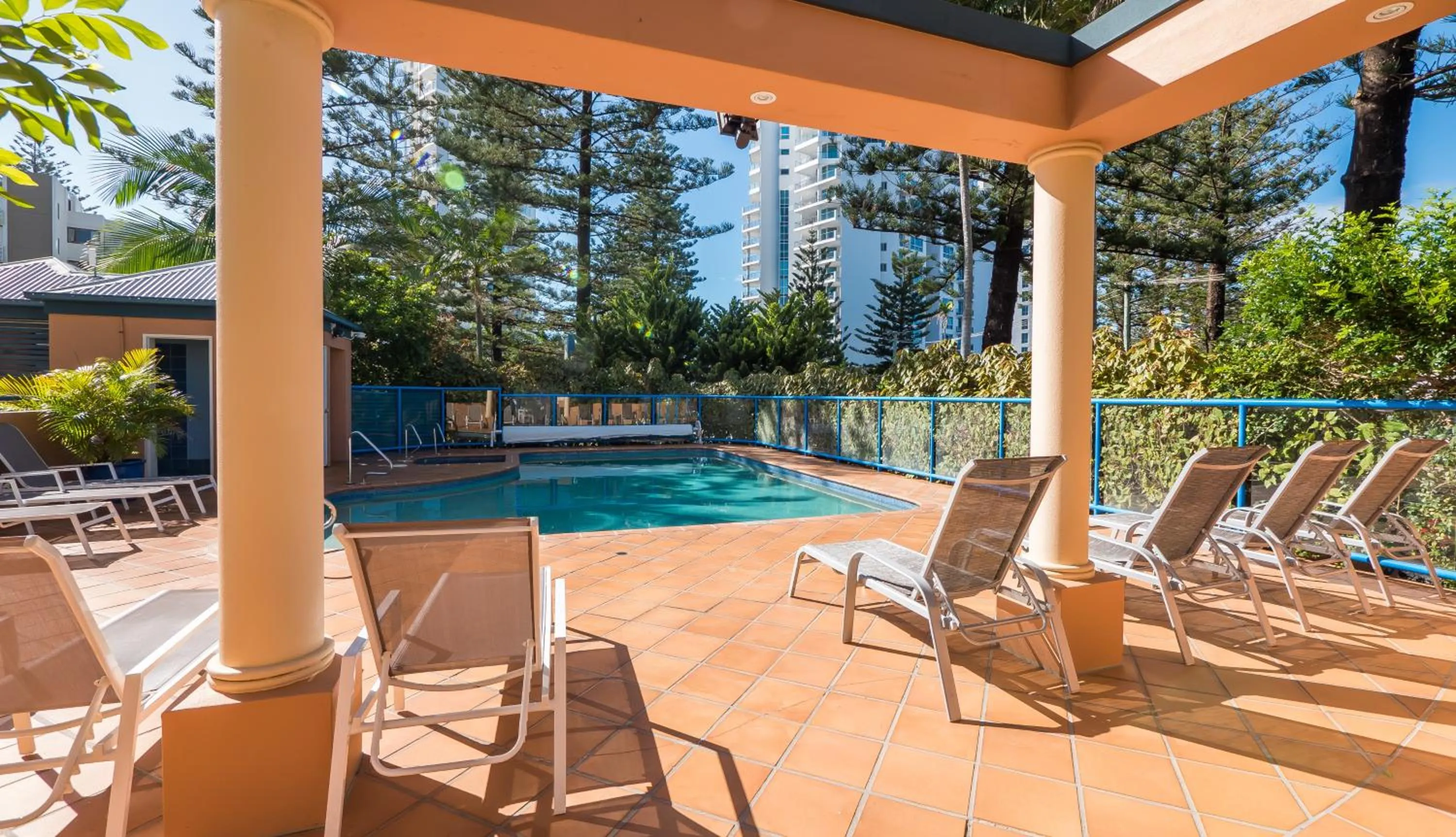 Swimming pool in San Mateo On Broadbeach