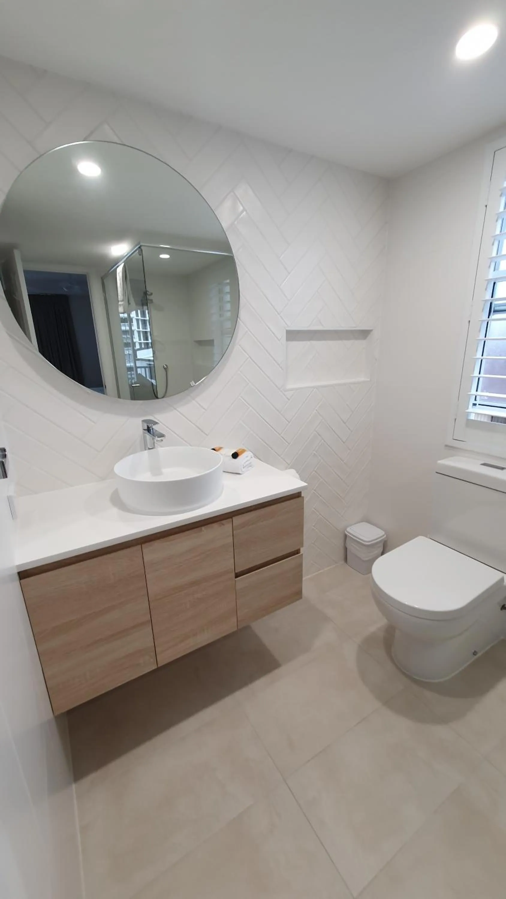 Toilet in San Mateo On Broadbeach