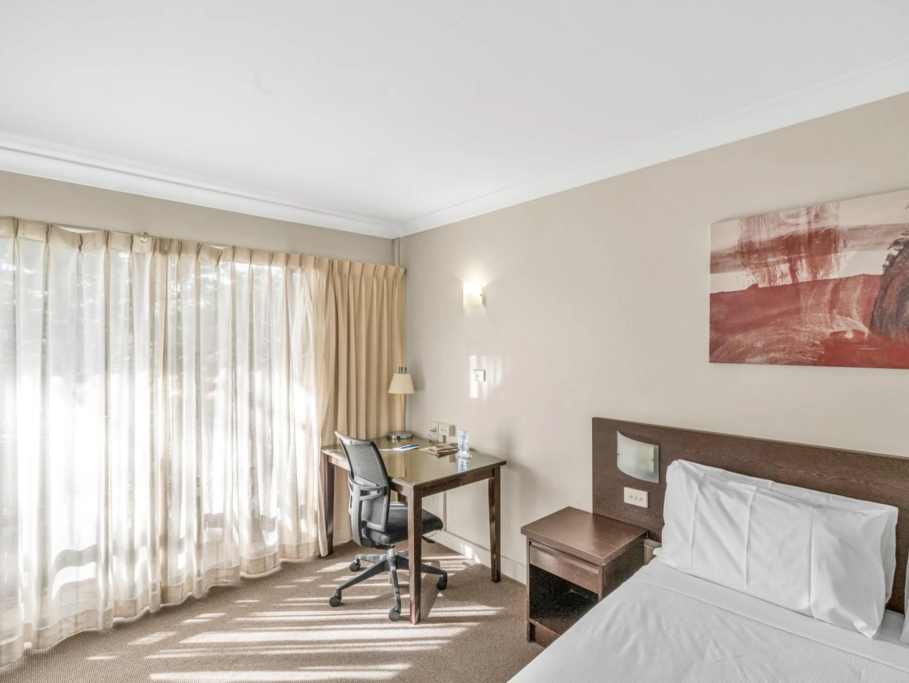 Bedroom, Bed in Tall Trees Ainslie Motel