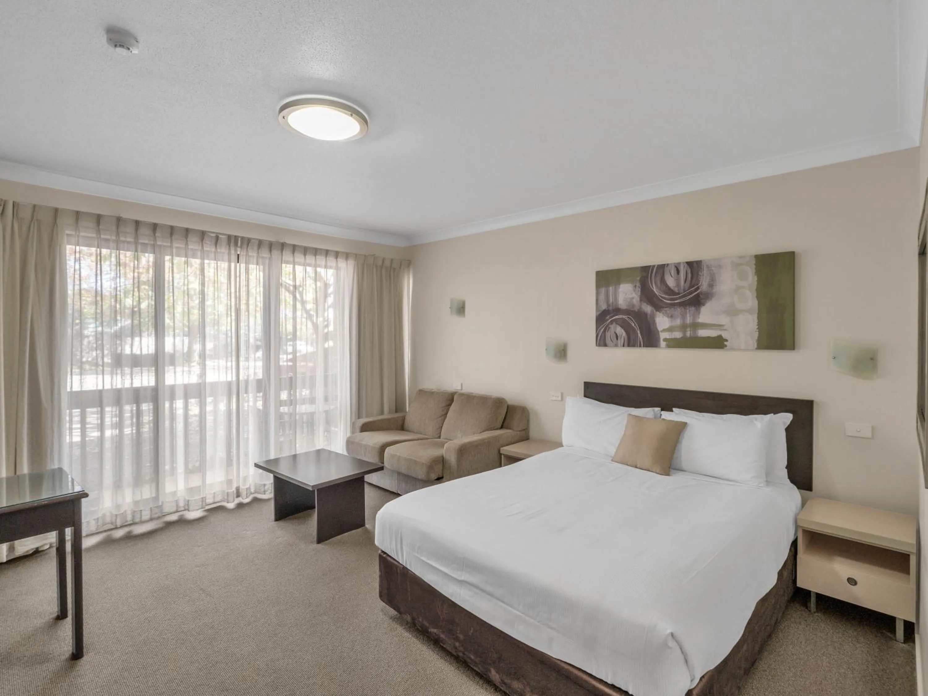 Bed in Tall Trees Ainslie Motel