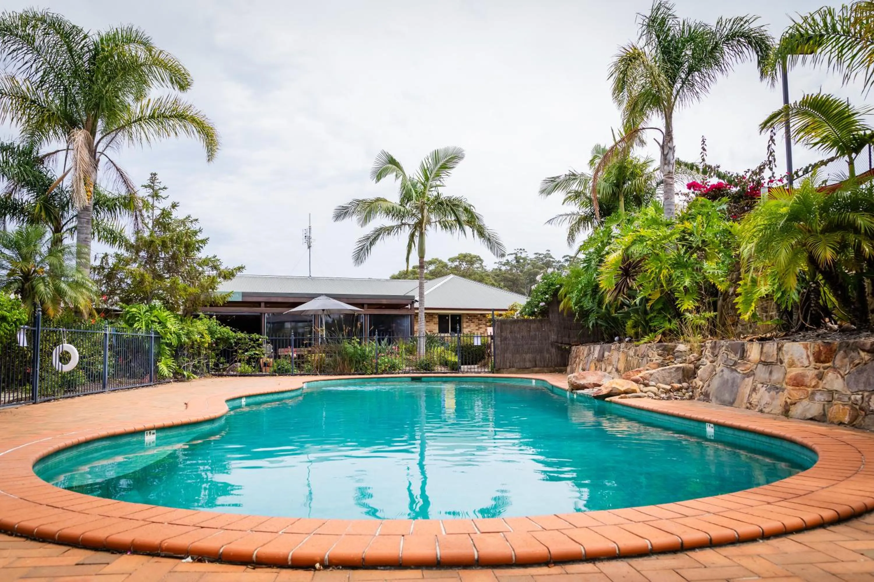 Swimming pool in Robyn's Nest Lakeside Resort