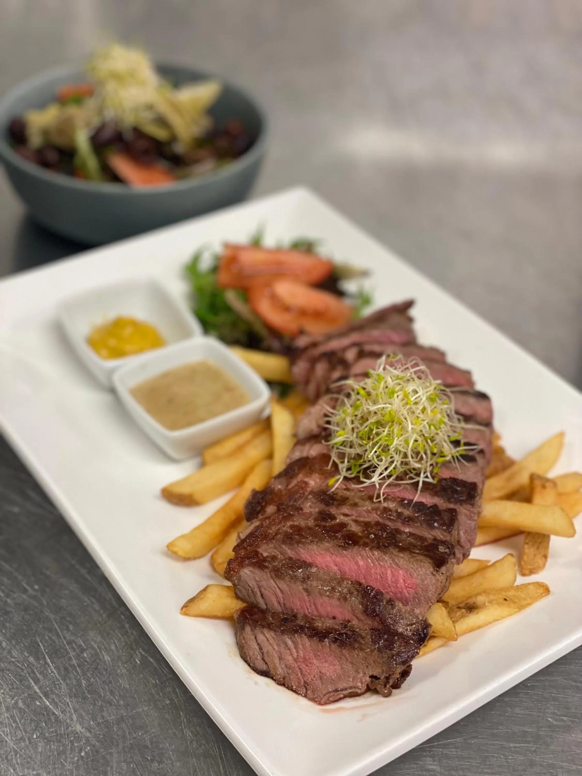 Restaurant/places to eat in Robyn's Nest Lakeside Resort