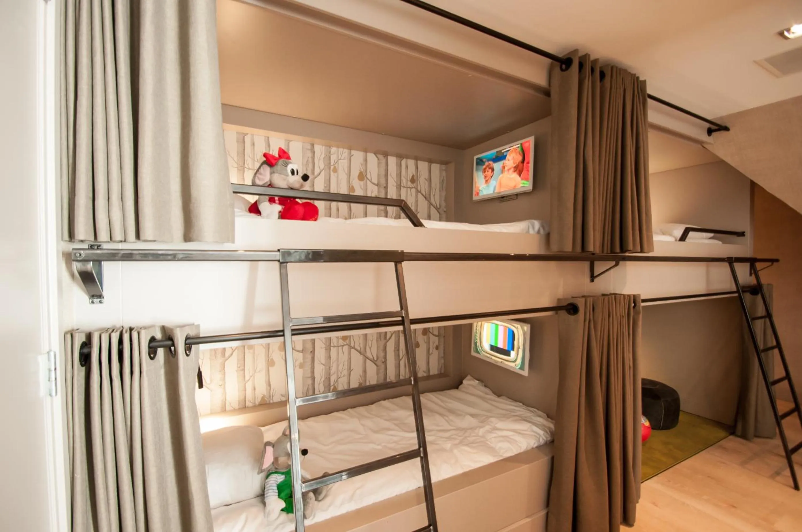 bunk bed, Bed in Van der Valk Hotel Apeldoorn - de Cantharel