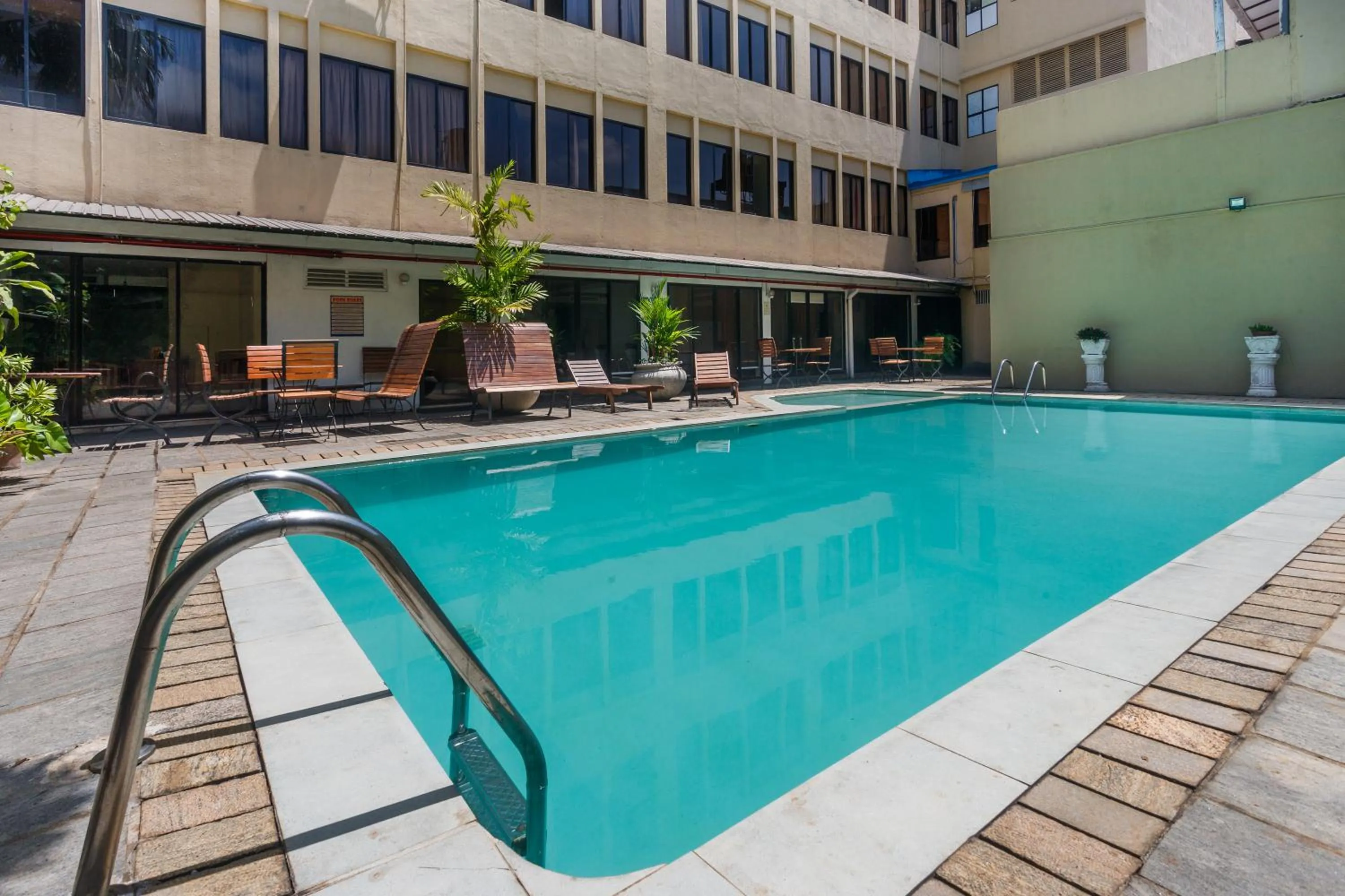 Swimming pool in Hotel Janaki