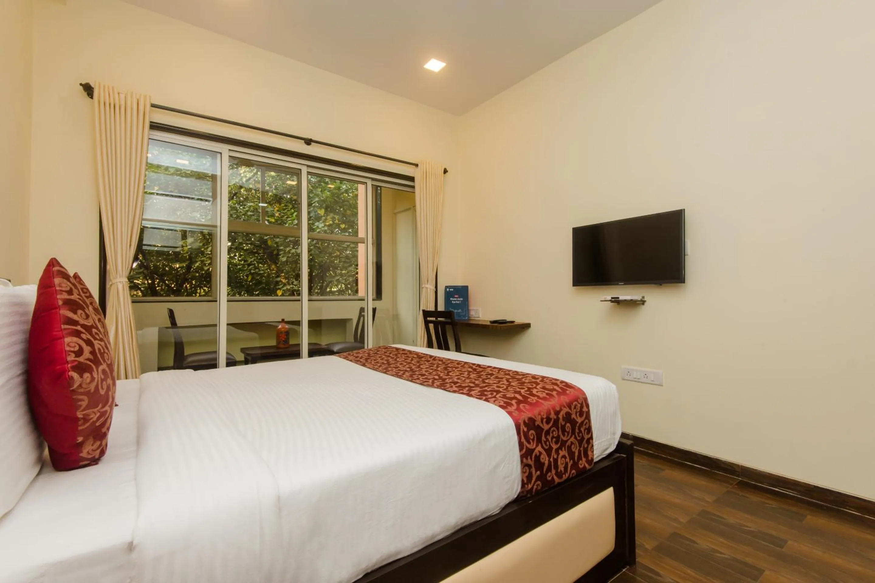 Bedroom, Bed in Super Hotel O Divine Residency Near Phoenix Marketcity