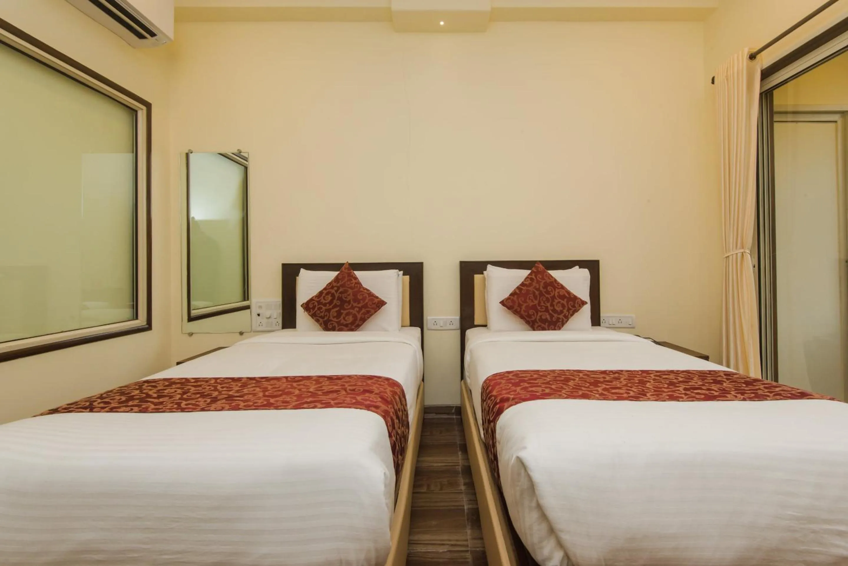 Bedroom, Bed in Super Hotel O Divine Residency Near Phoenix Marketcity