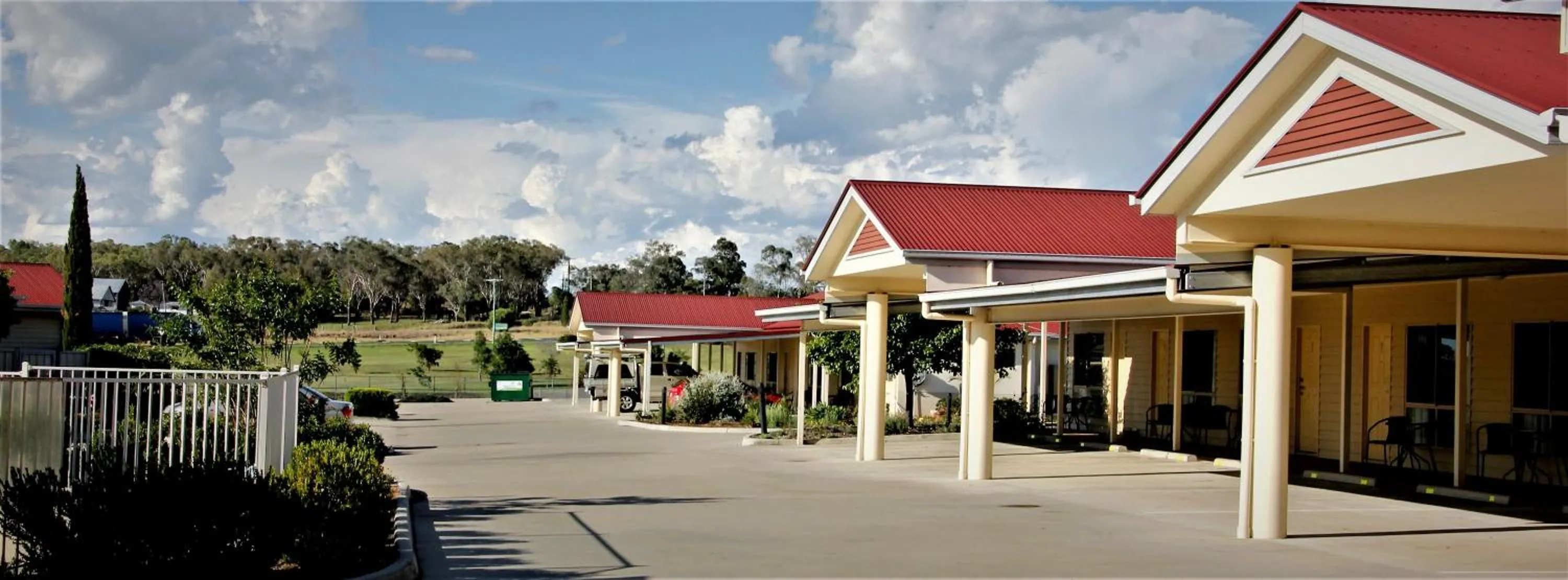 Facade/entrance in Pittsworth Motor Inn