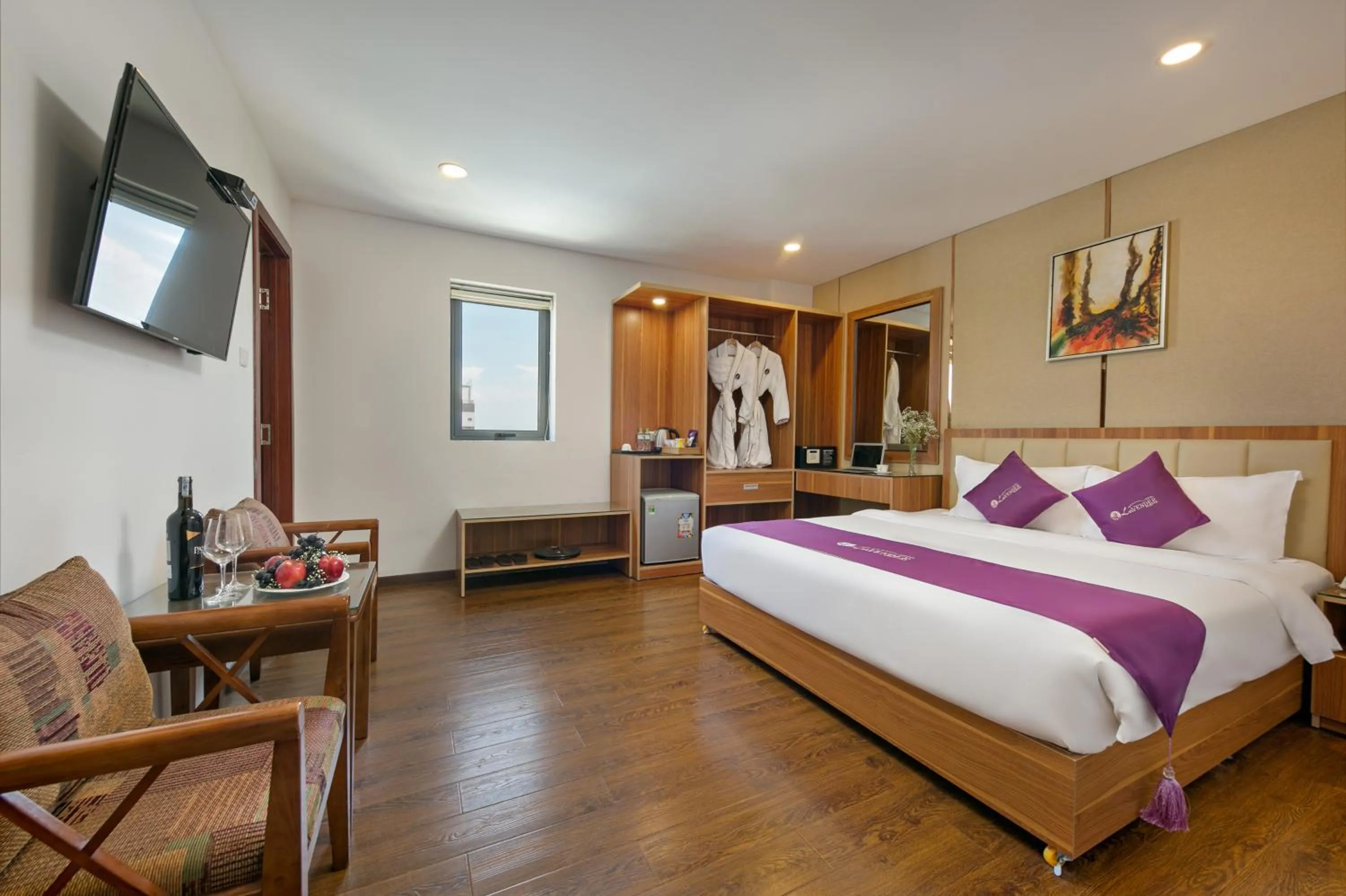 Photo of the whole room, Bed in Lavender Riverside Hotel