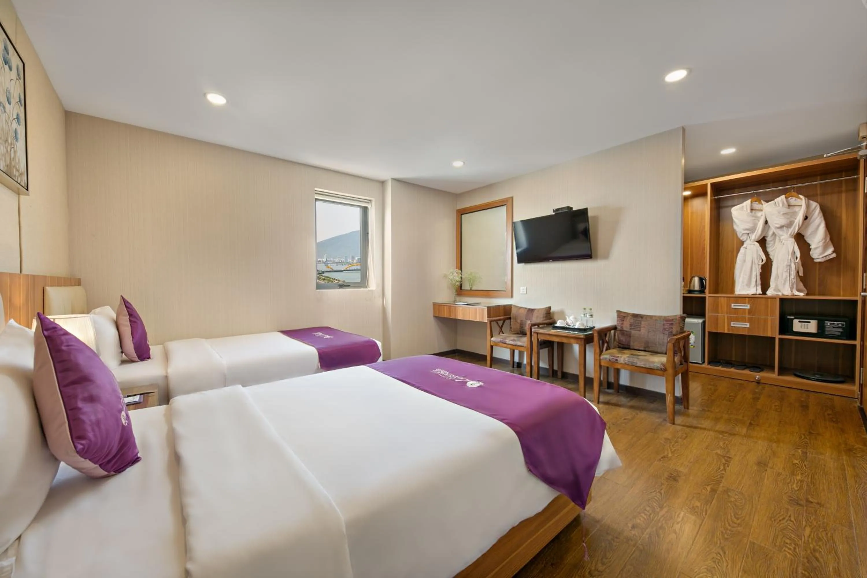 Bedroom, Bed in Lavender Riverside Hotel