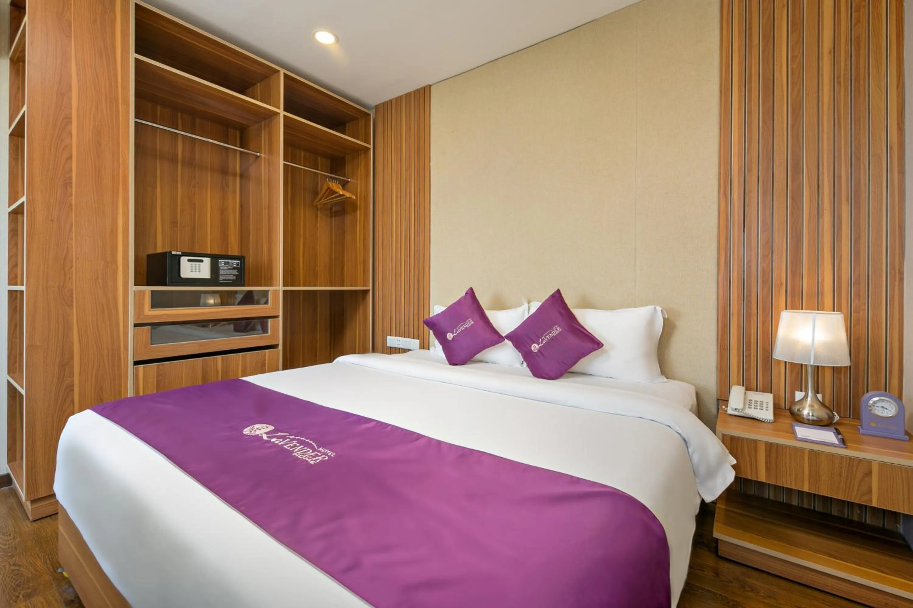 Bedroom, Bed in Lavender Riverside Hotel