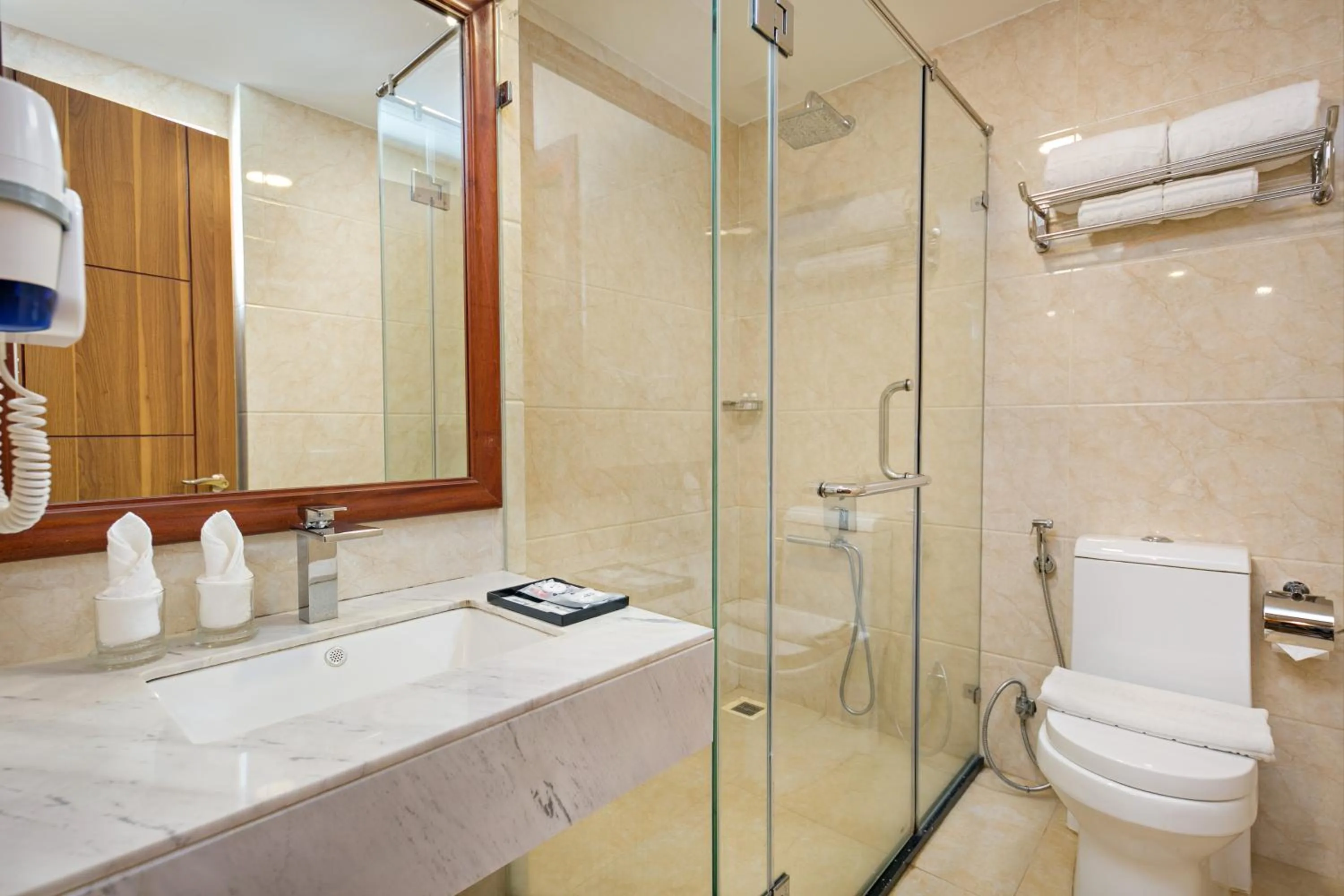 Shower in Lavender Riverside Hotel