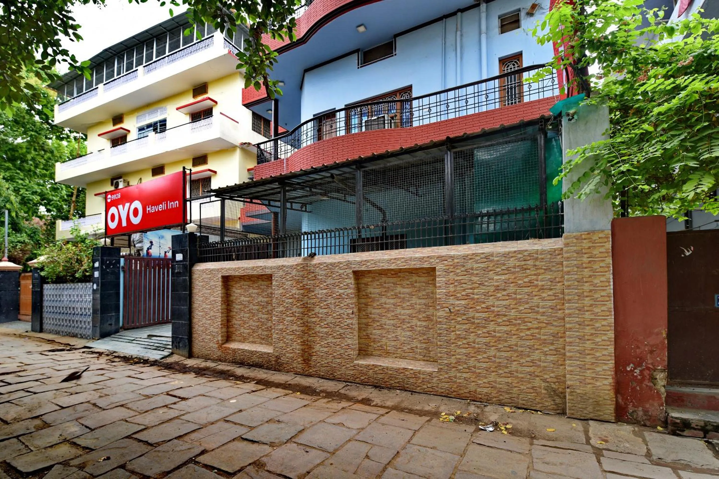 Facade/entrance in Hotel O Haveli Inn