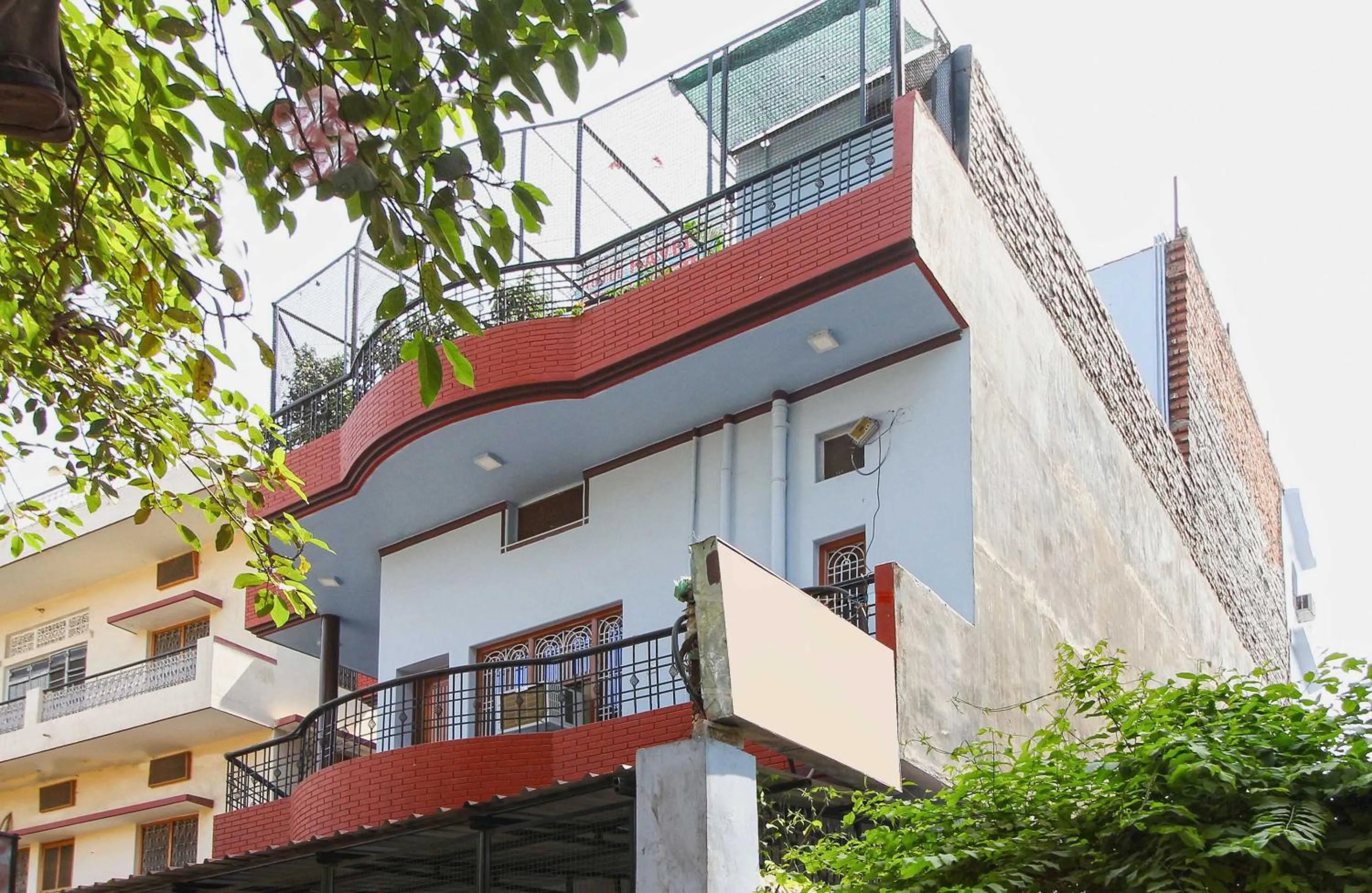 Facade/entrance in Hotel O Haveli Inn
