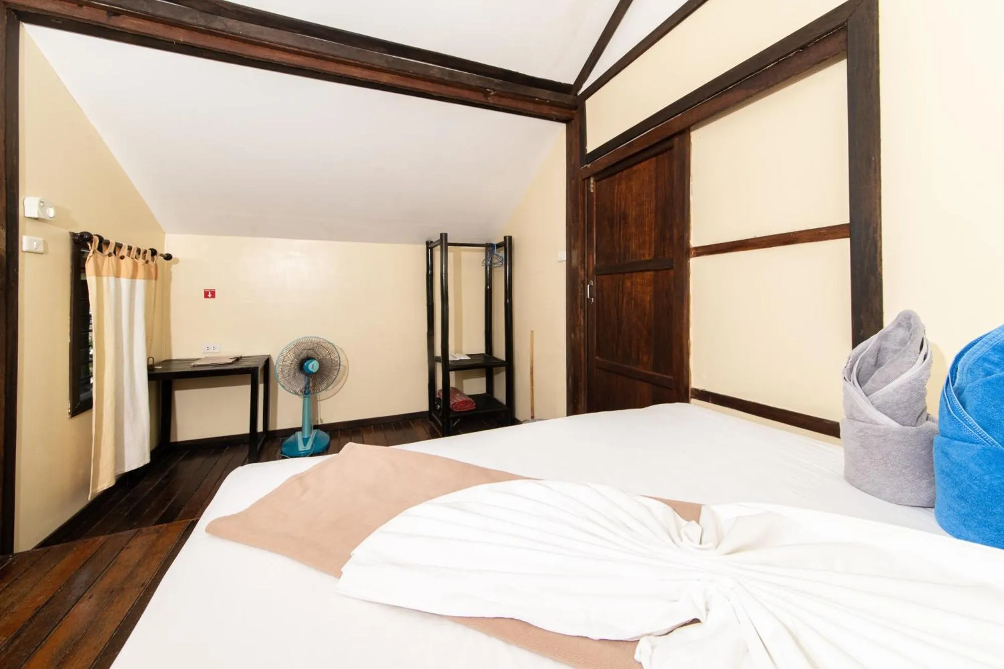 Bed in Phangan Beach Resort