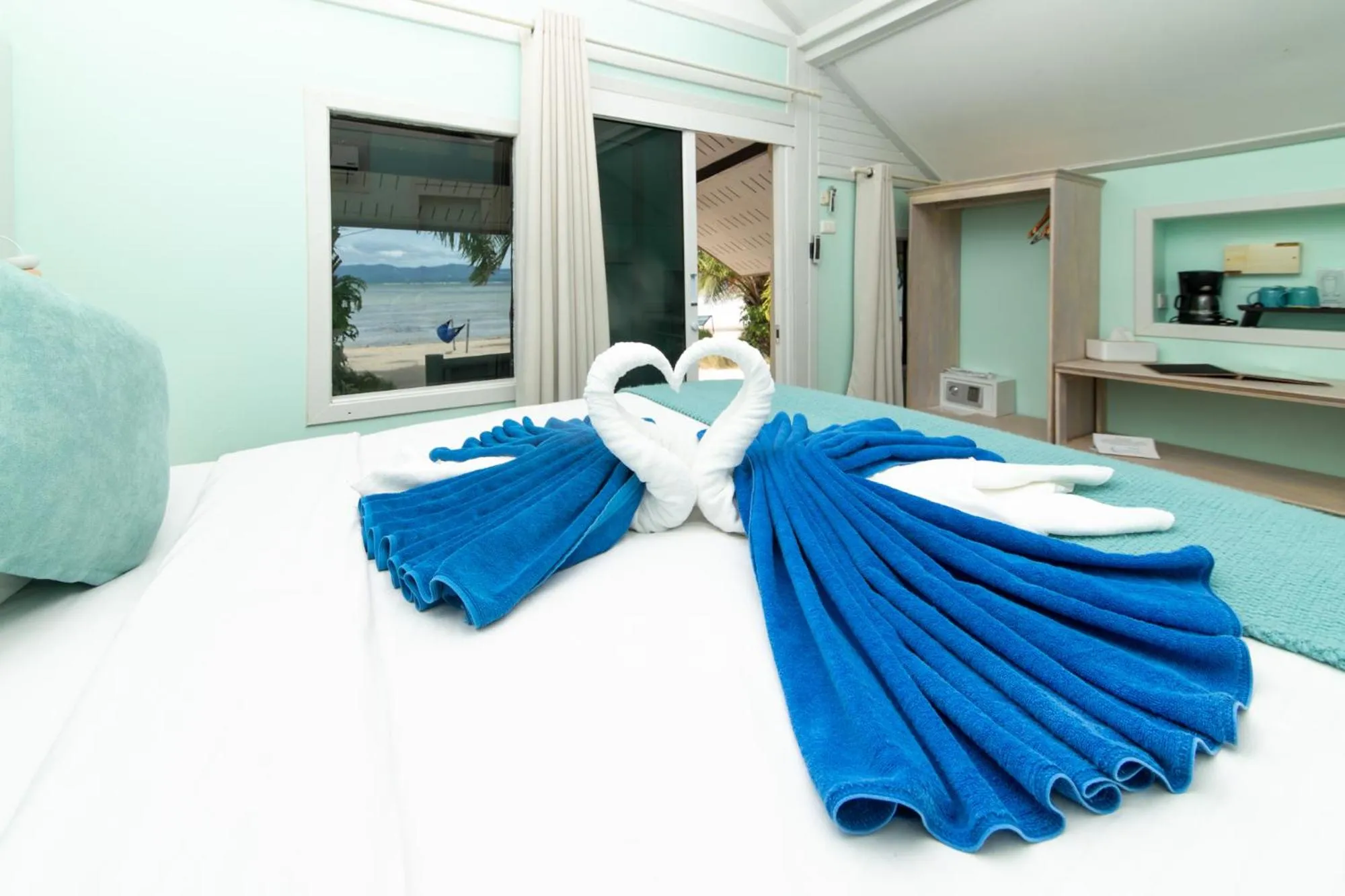 Bed in Phangan Beach Resort