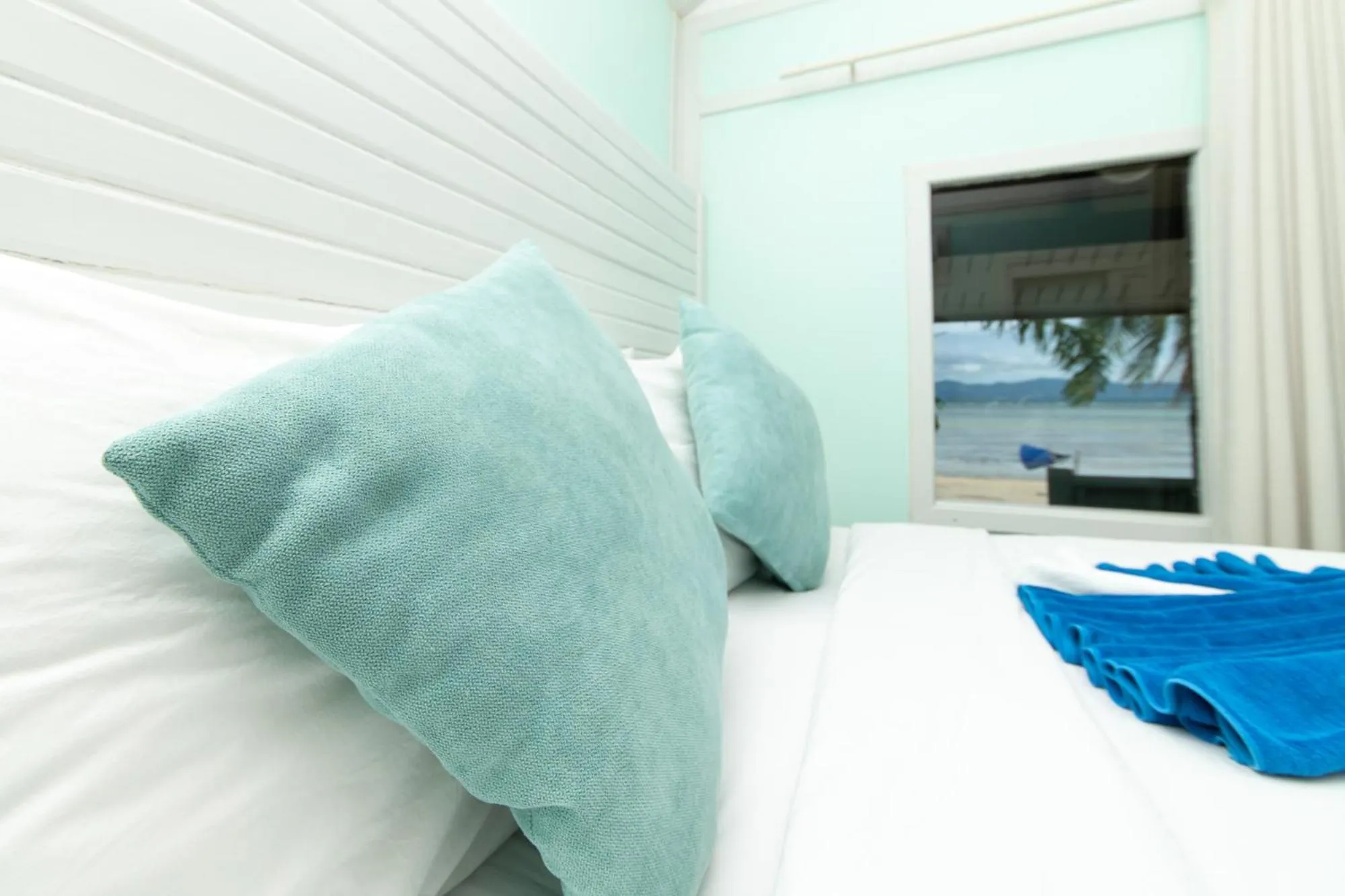 Bed in Phangan Beach Resort