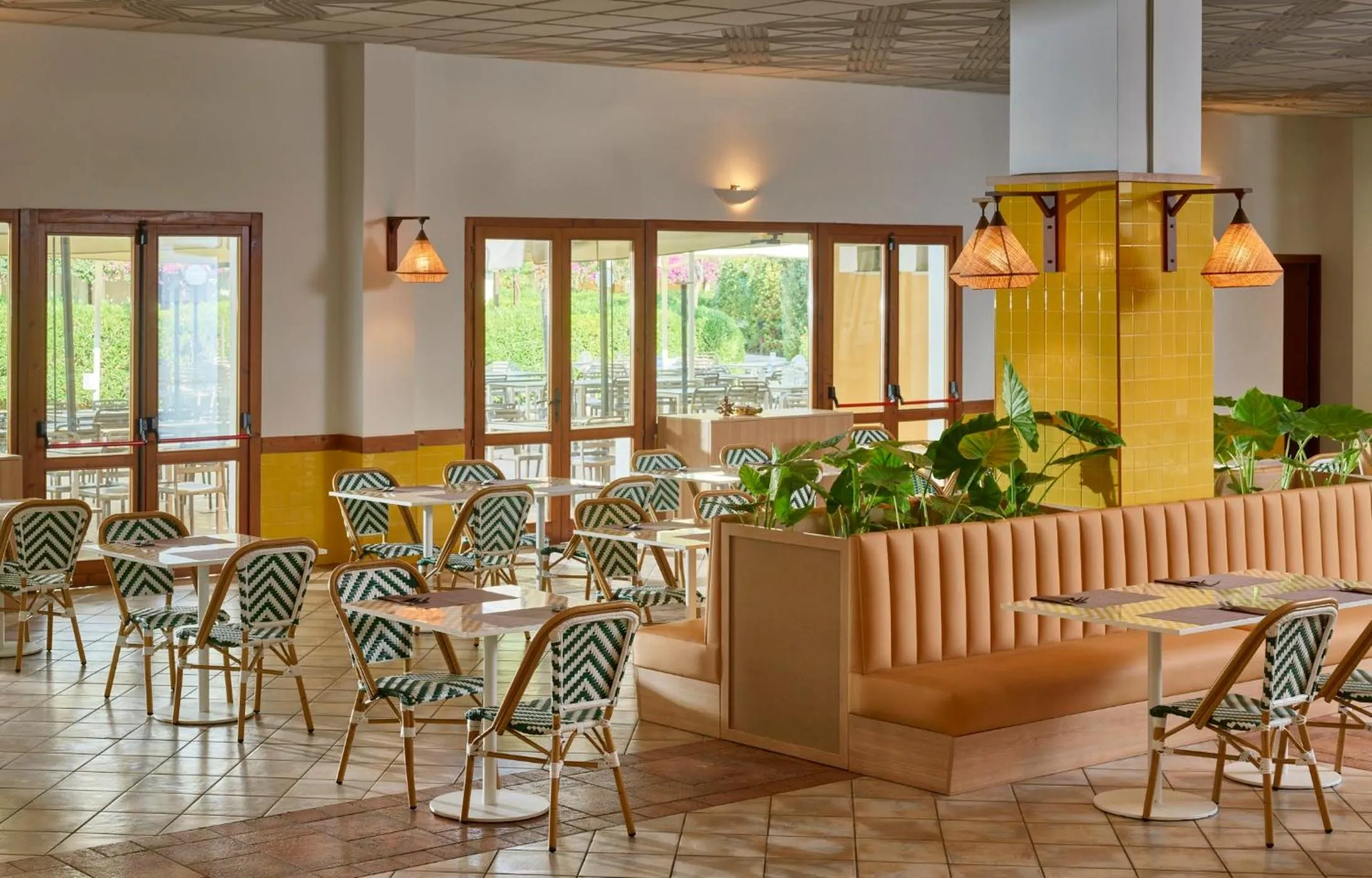 Restaurant/places to eat in Serenè Resort