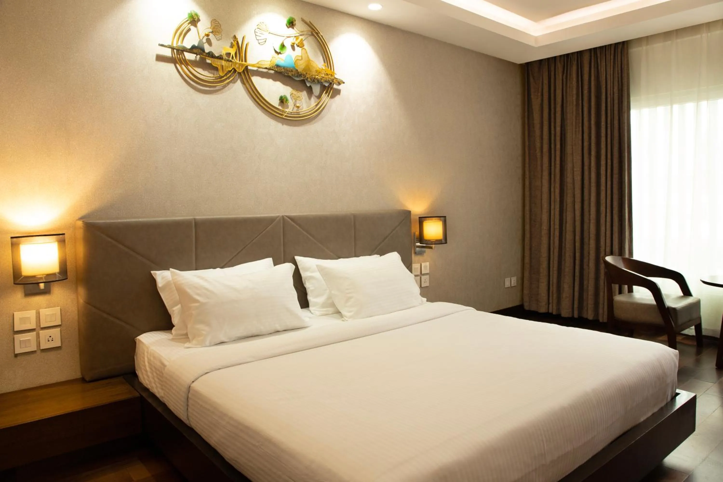 Bedroom, Bed in The Hamuse Hotel Kodaikanal - Luxury Redefined