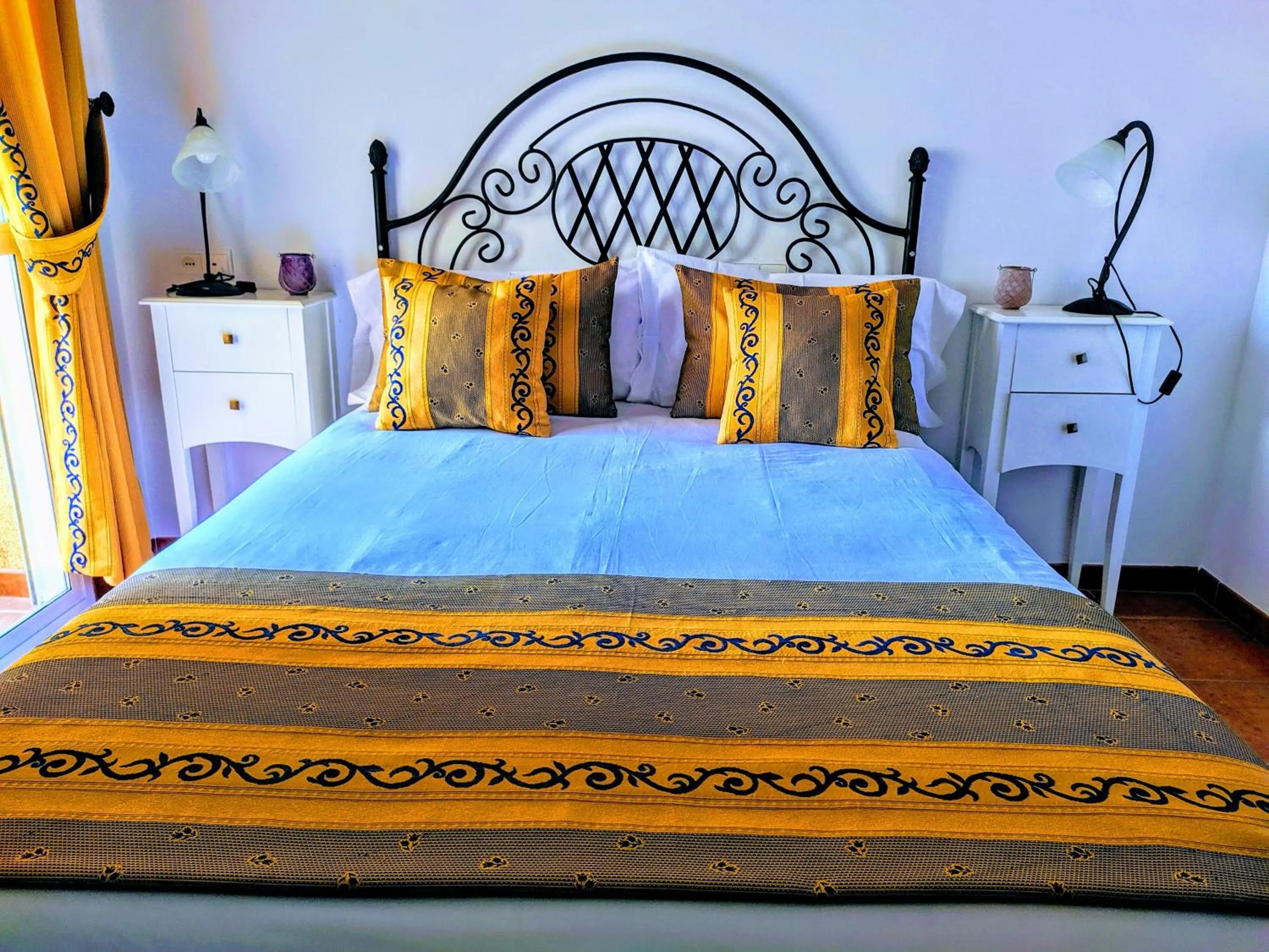Bed in Hostal La Laguna