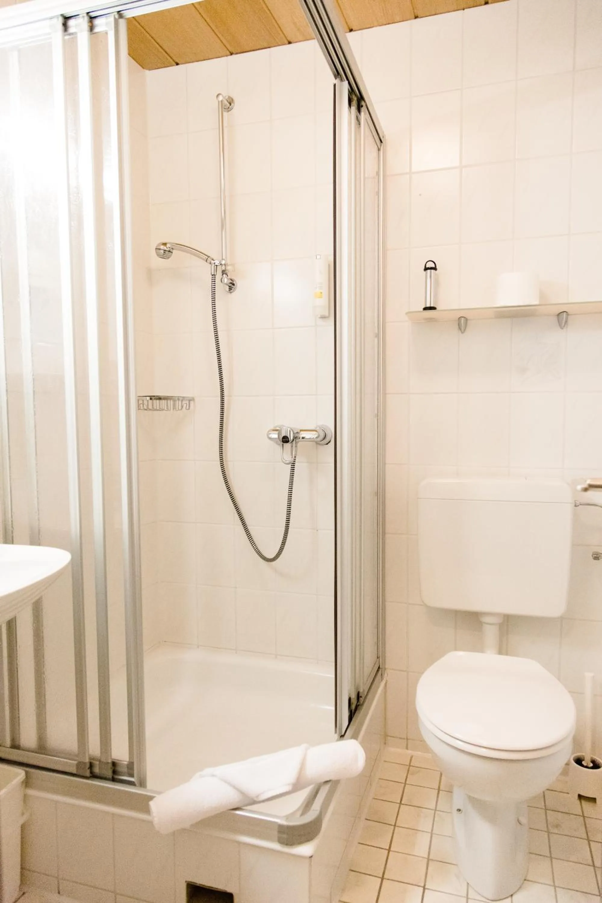 Shower in Friesen Hotel