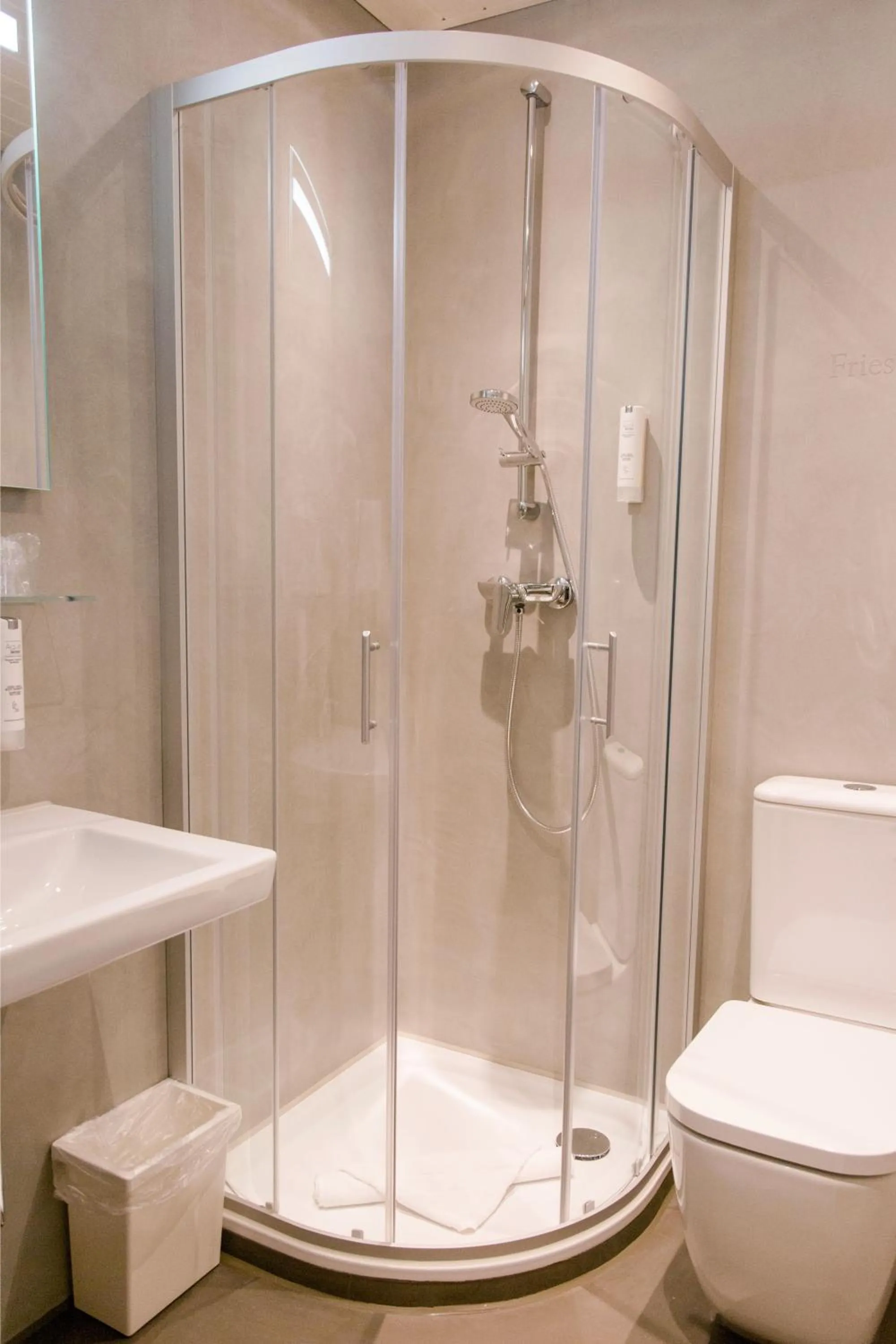 Bathroom in Friesen Hotel