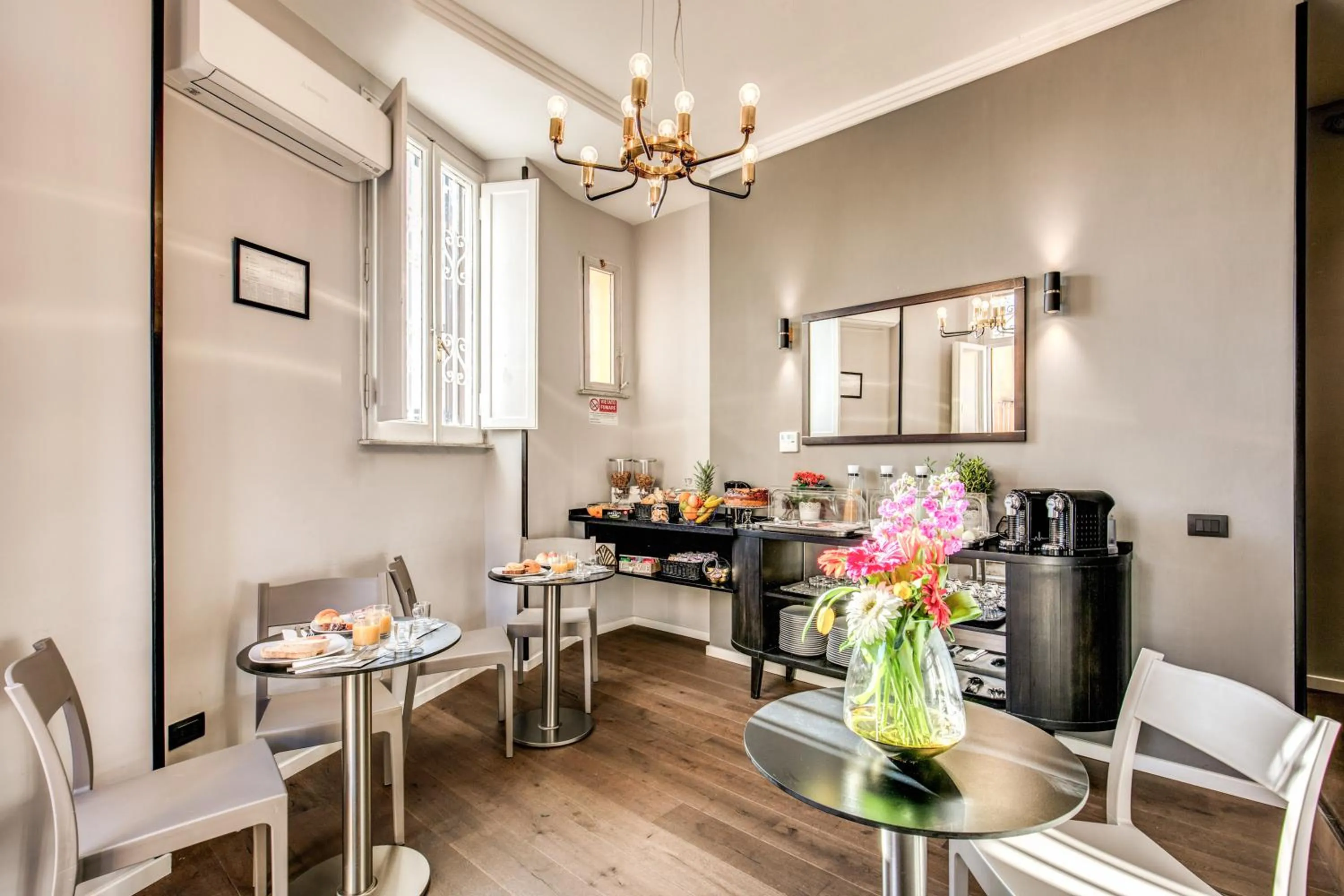 Area and facilities in Piccola Navona Roof Garden