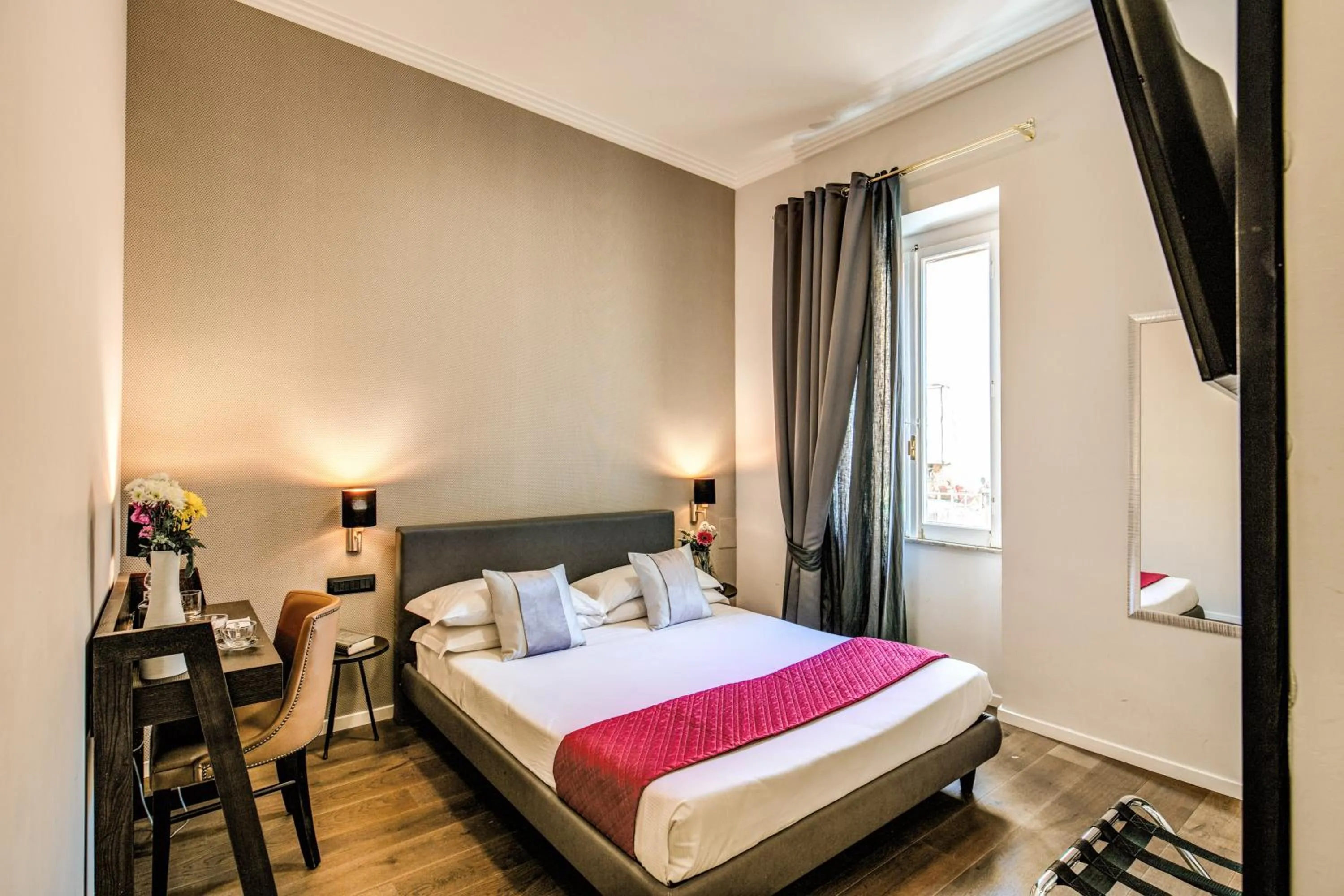 Bedroom, Bed in Piccola Navona Roof Garden