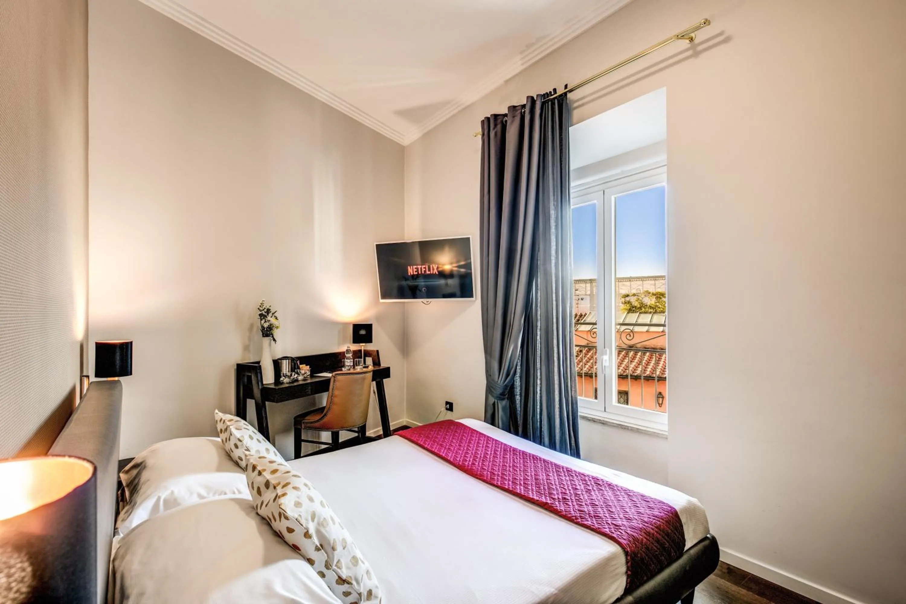 Bedroom, Bed in Piccola Navona Roof Garden