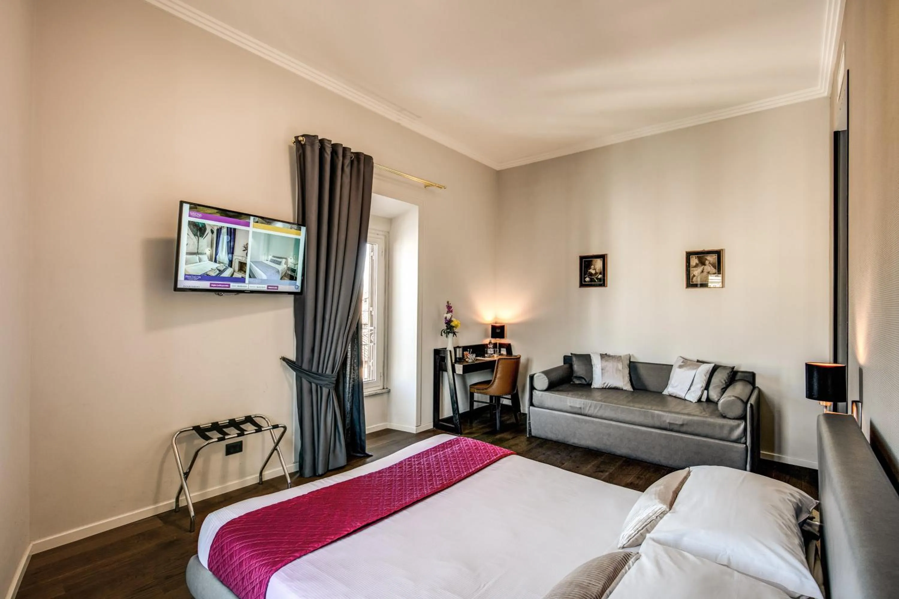 Bedroom, Bed in Piccola Navona Roof Garden