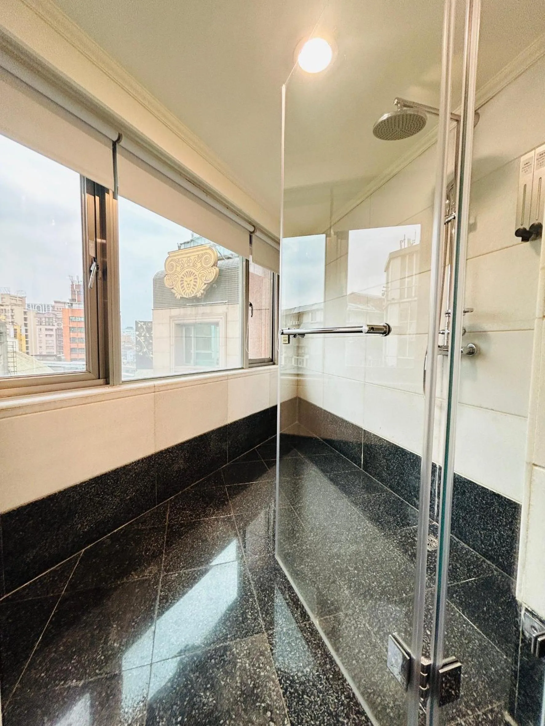 Bathroom in Royal Seasons Hotel Taipei ‧ Nanjing W.