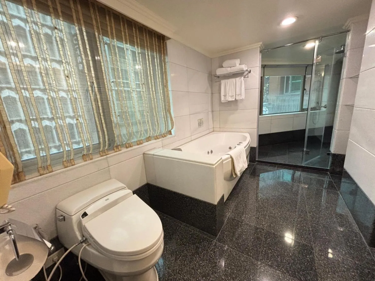 Bathroom in Royal Seasons Hotel Taipei ‧ Nanjing W.