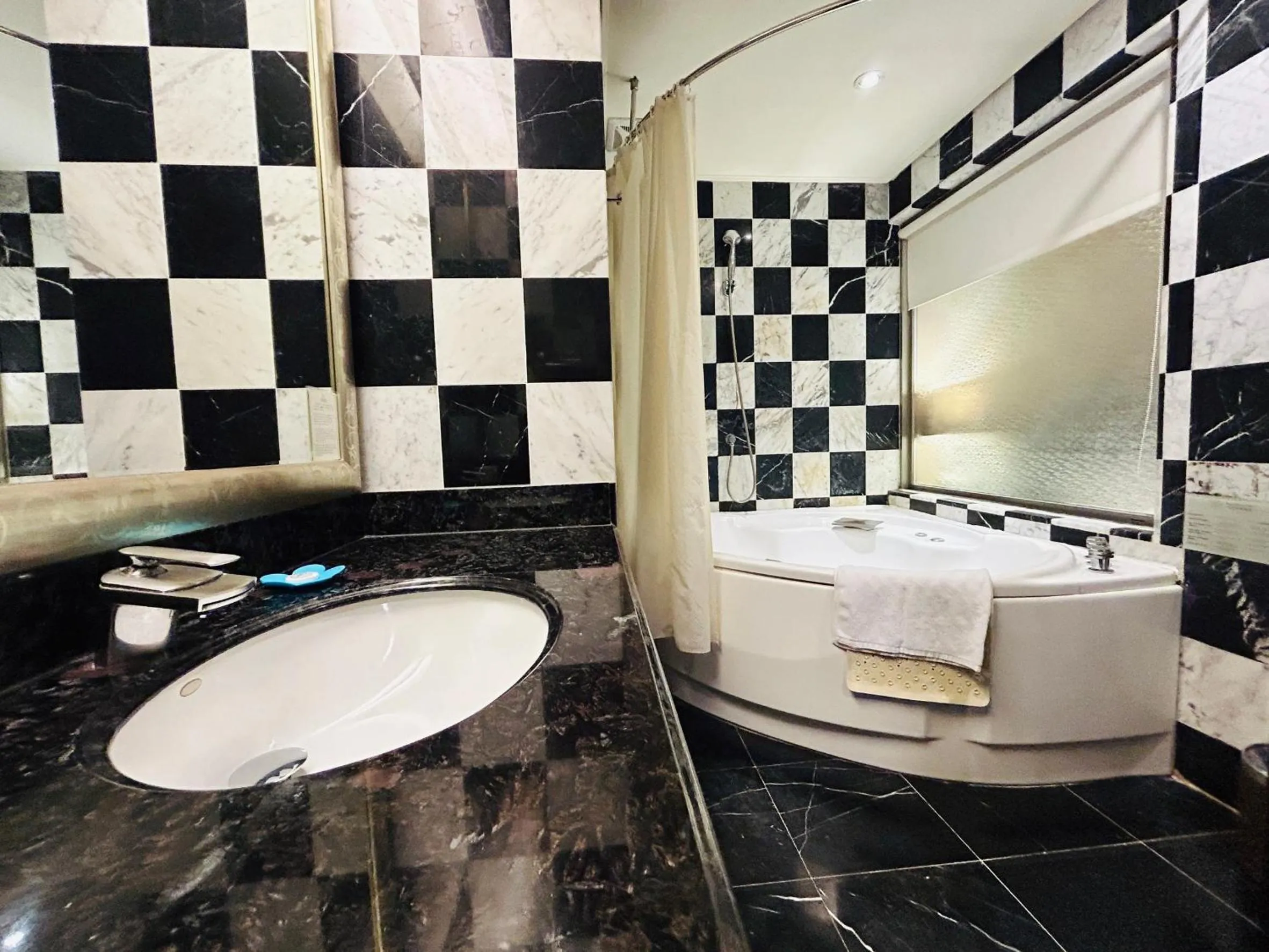 Bathroom in Royal Seasons Hotel Taipei ‧ Nanjing W.