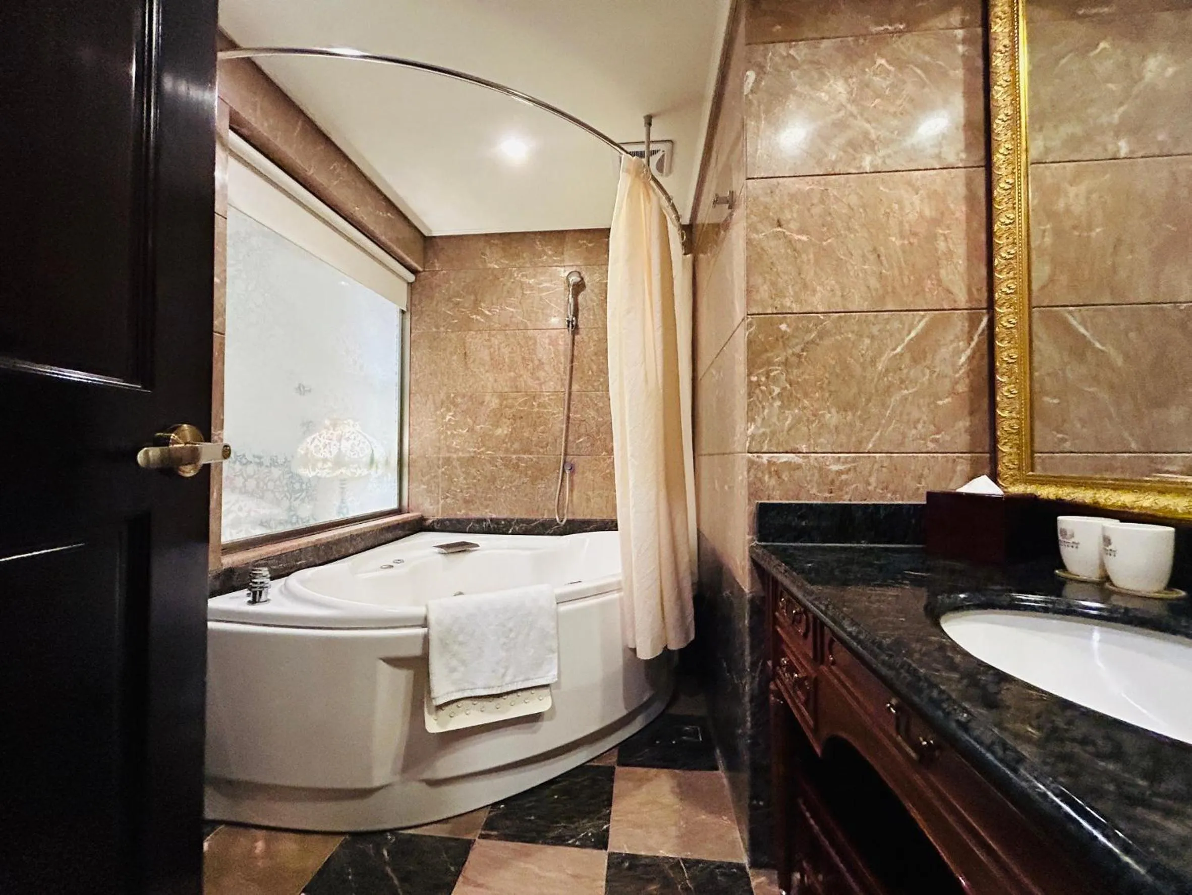 Bathroom in Royal Seasons Hotel Taipei ‧ Nanjing W.