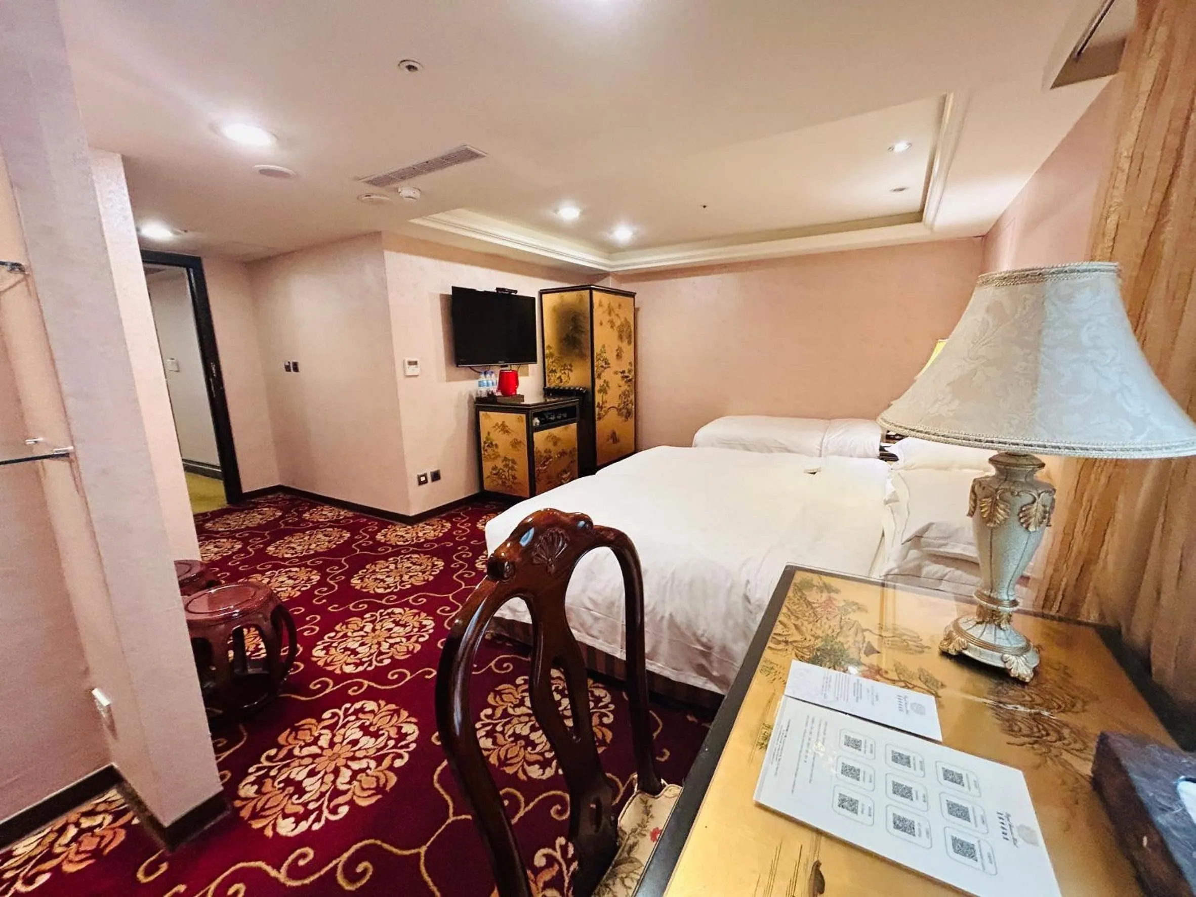 Coffee/tea facilities, Bed in Royal Seasons Hotel Taipei ‧ Nanjing W.