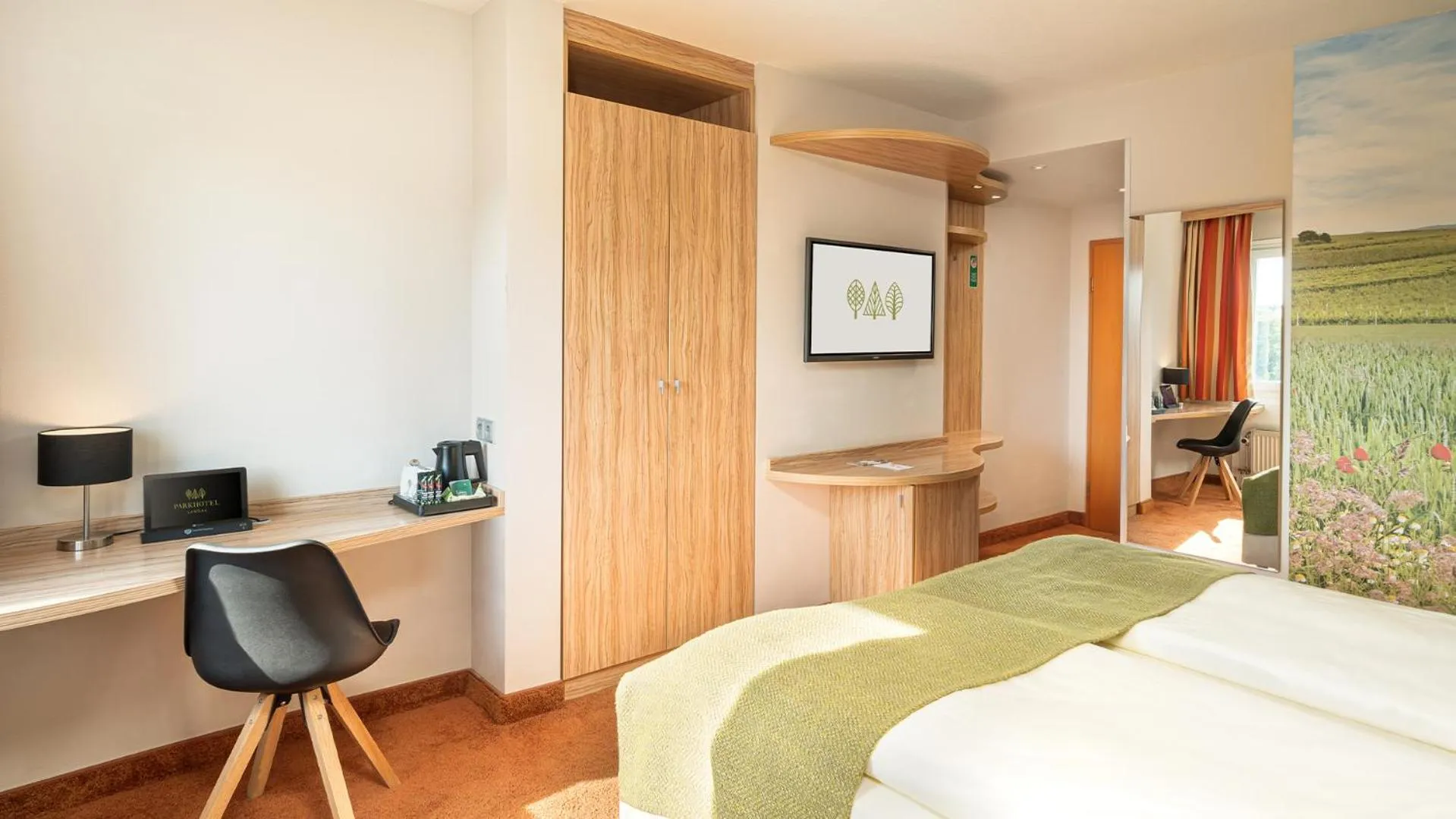 Photo of the whole room, Bed in Parkhotel Landau