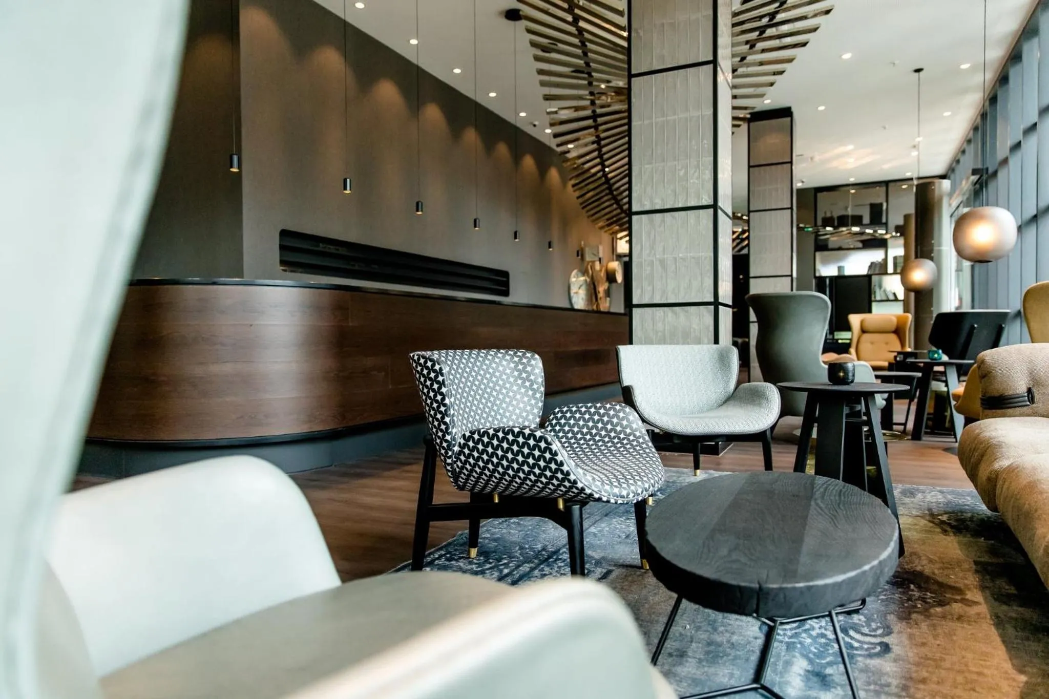 Lobby or reception in Motel One Berlin-Hauptbahnhof