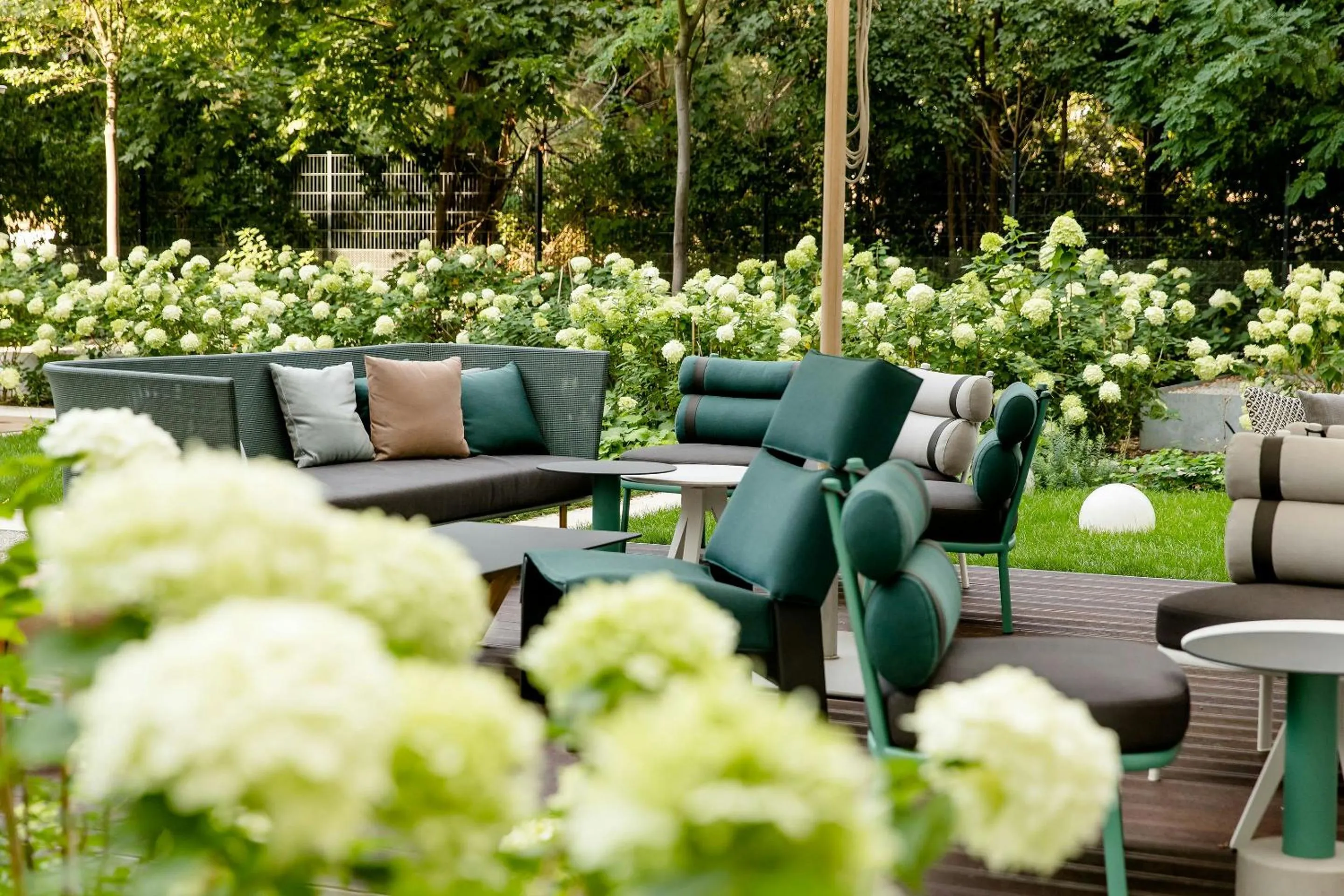 Balcony/Terrace in Motel One Berlin-Hauptbahnhof