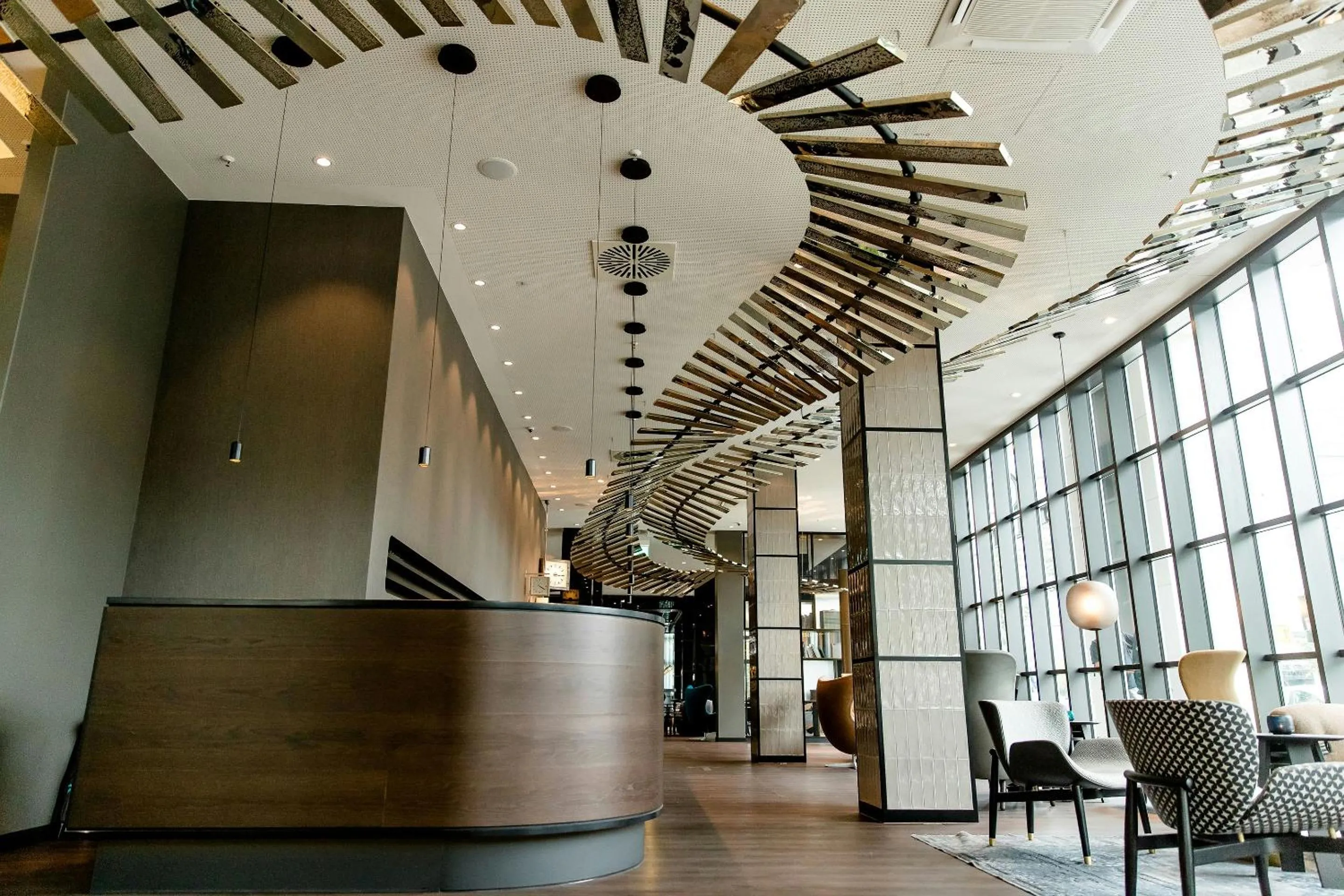 Lobby or reception in Motel One Berlin-Hauptbahnhof