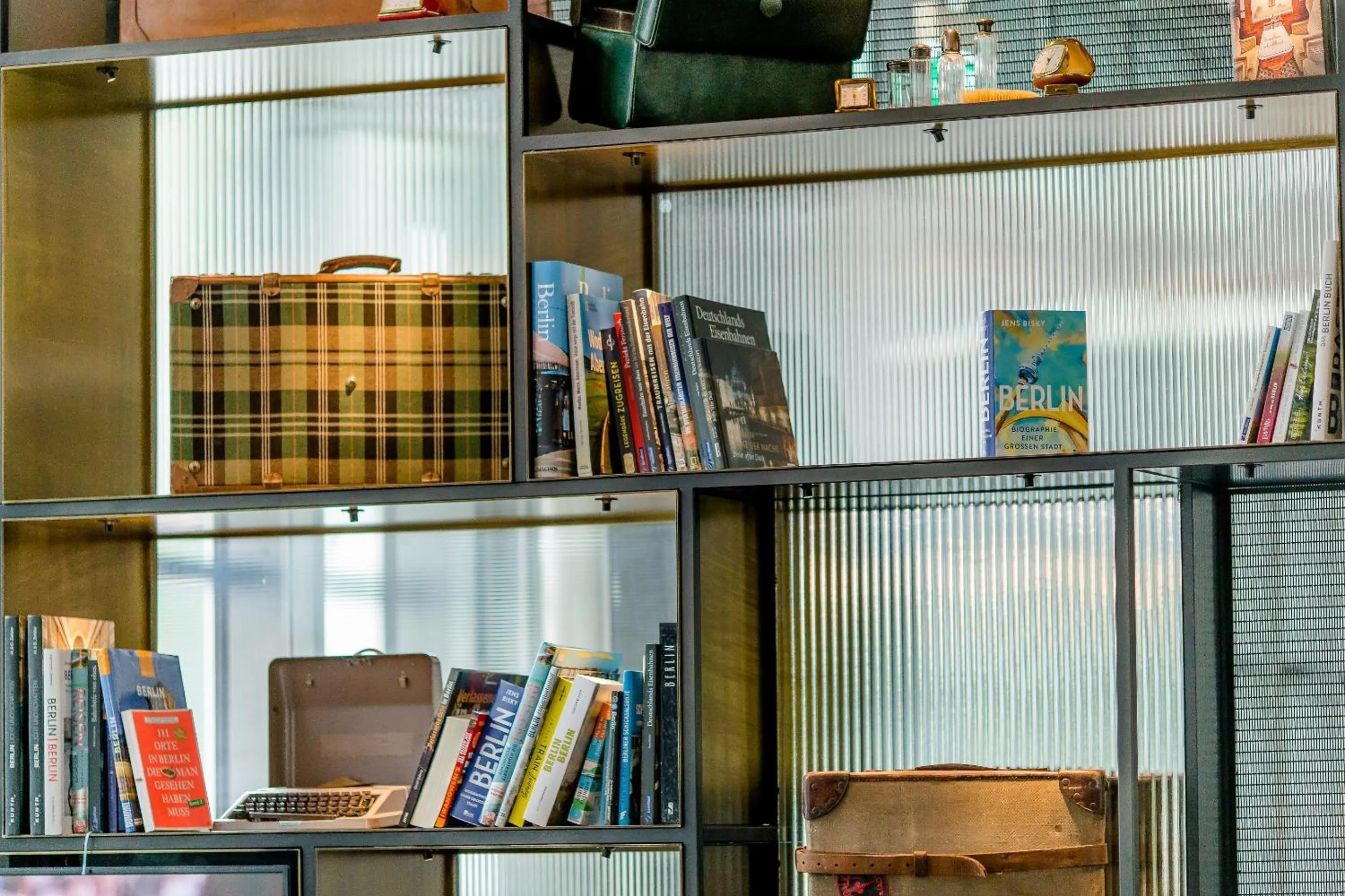 Lounge or bar in Motel One Berlin-Hauptbahnhof