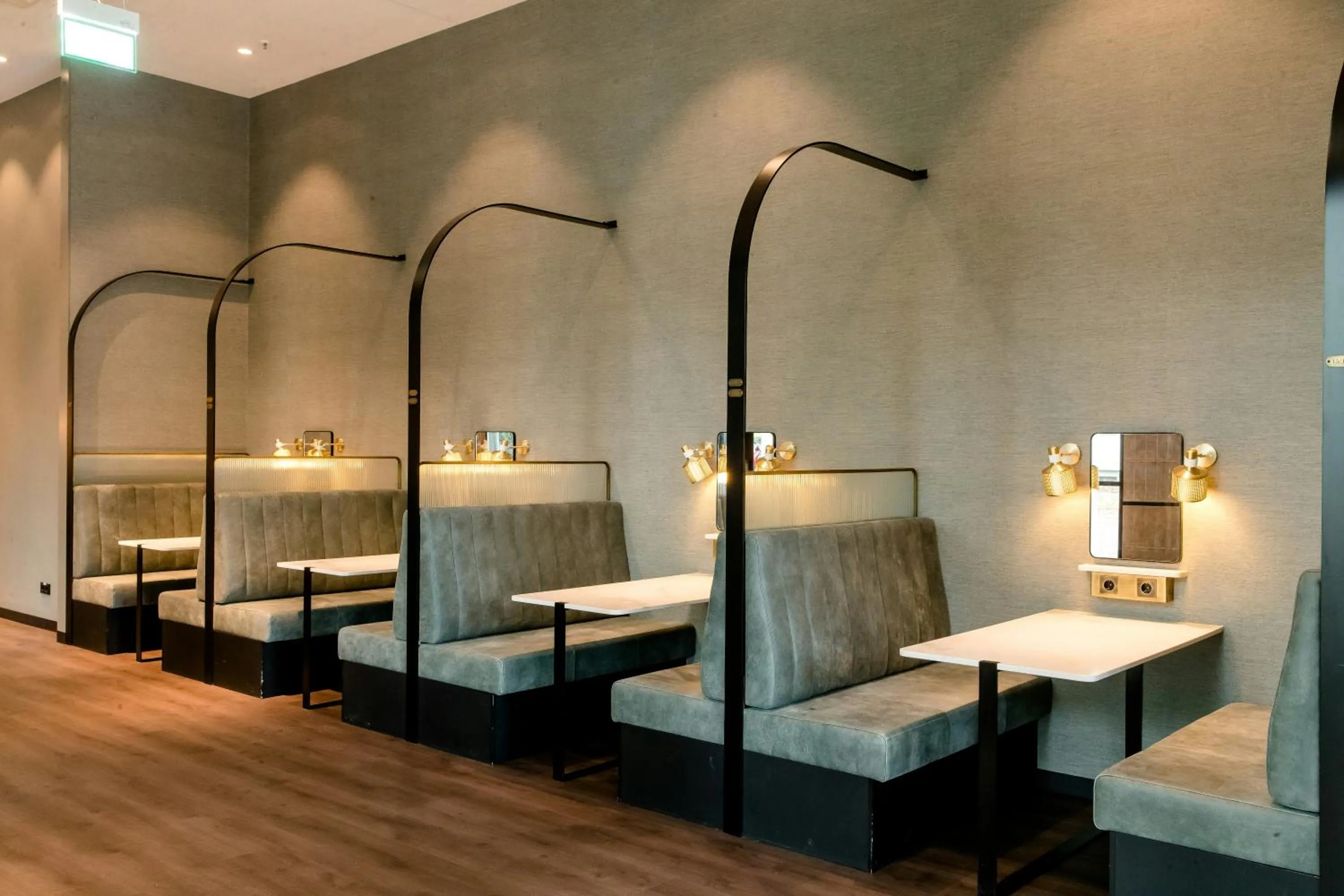 Lounge or bar in Motel One Berlin-Hauptbahnhof