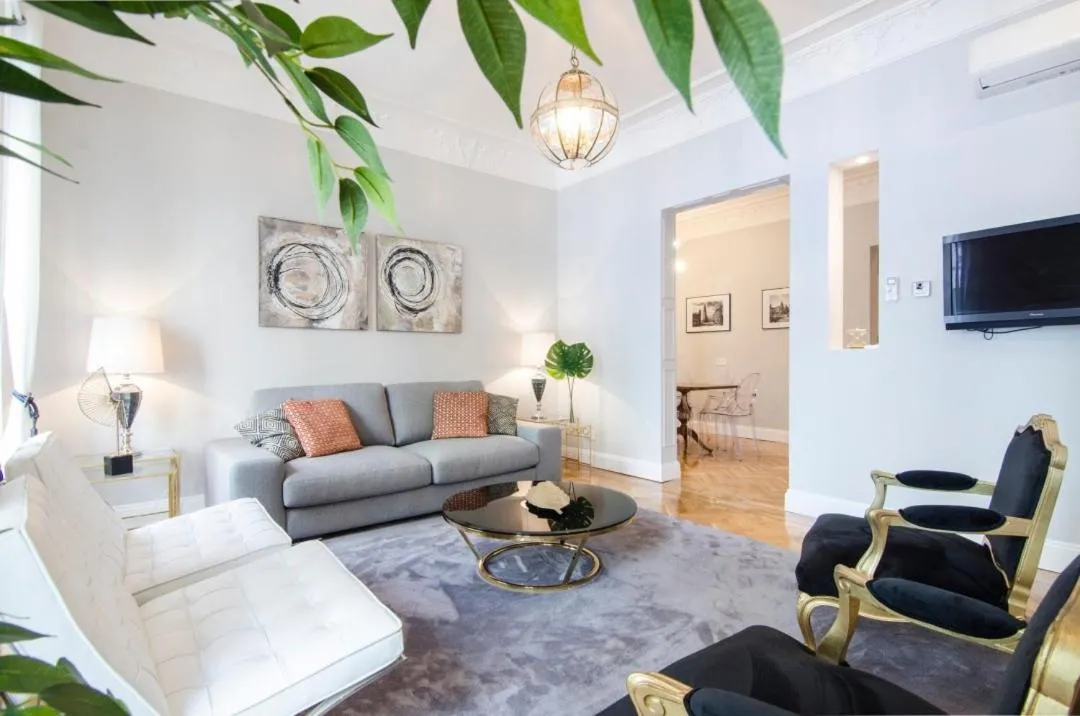 Stunning Stylish 4BD 3BTH - City Center-Atocha